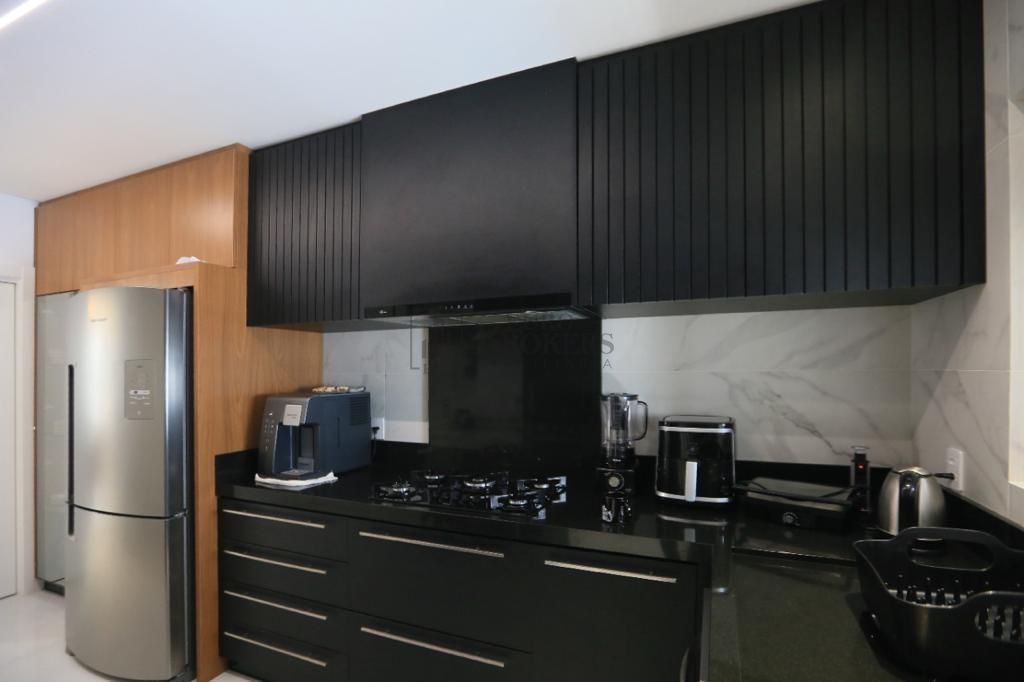 Apartamento à venda com 4 quartos, 192m² - Foto 6