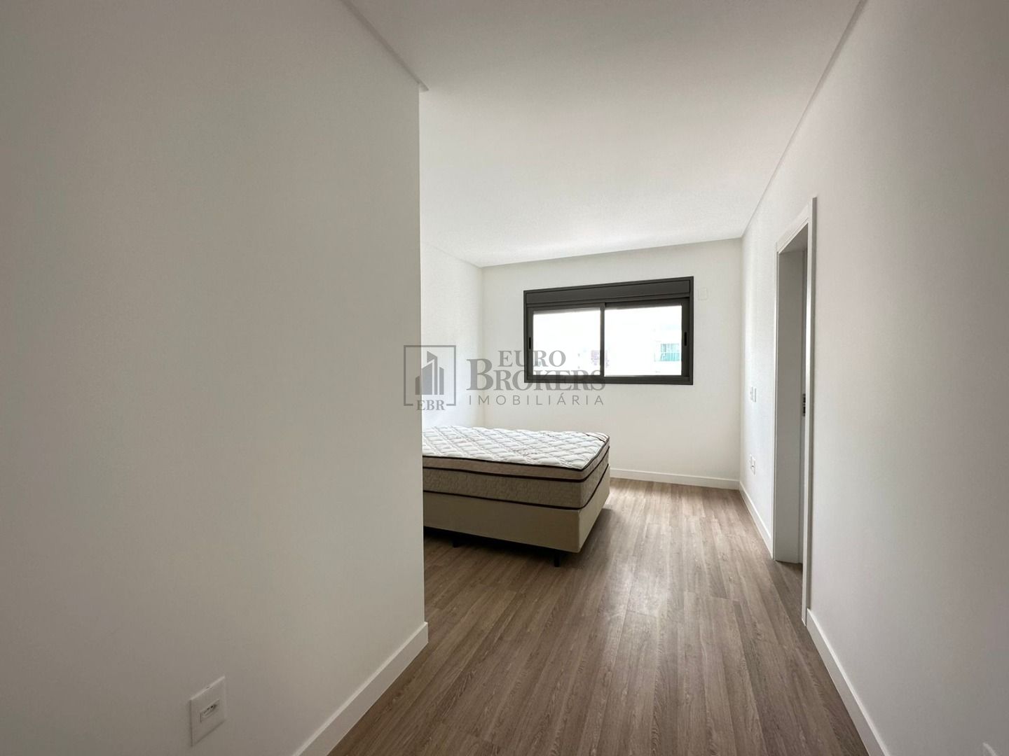 Apartamento à venda com 4 quartos, 165m² - Foto 11