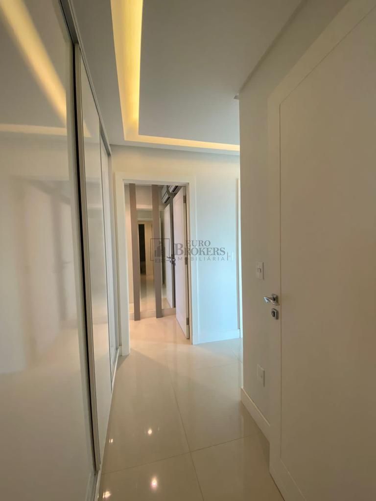 Apartamento à venda com 4 quartos, 180m² - Foto 9