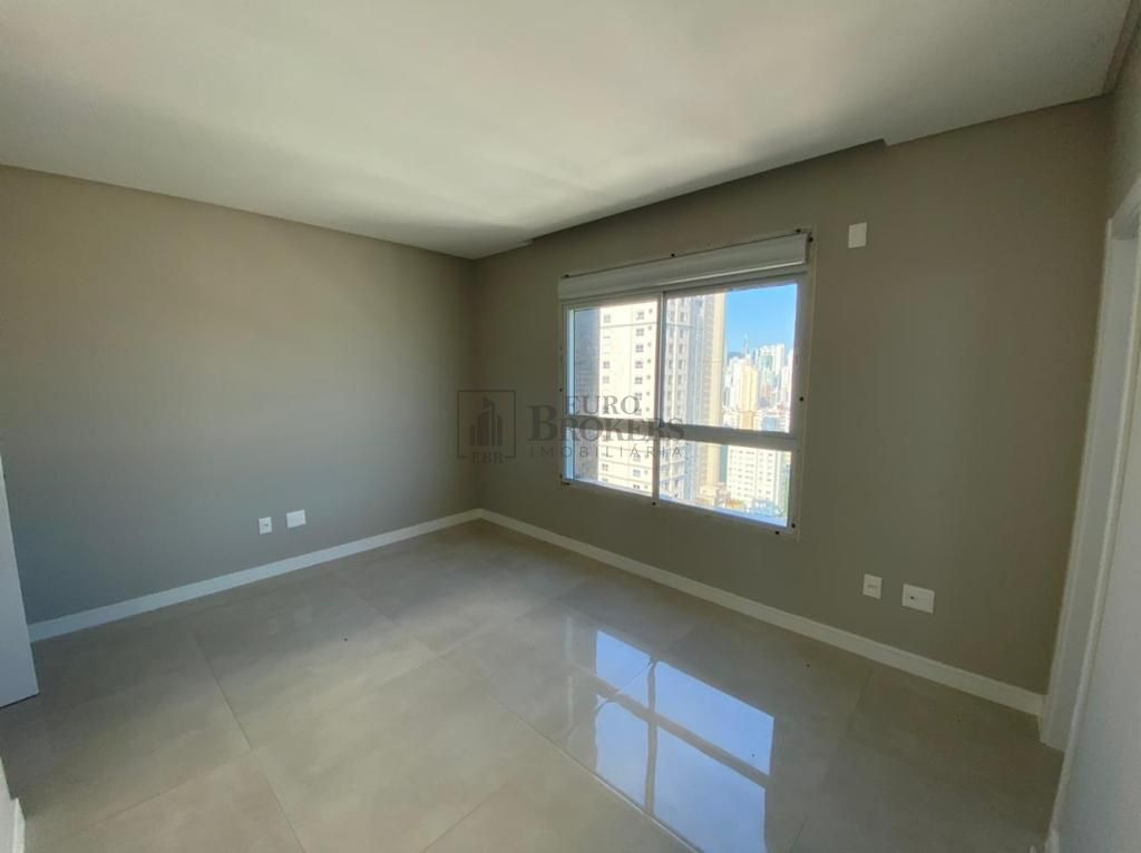 Apartamento à venda com 3 quartos, 135m² - Foto 13