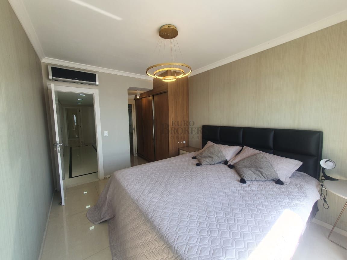 Apartamento à venda com 4 quartos, 206m² - Foto 22