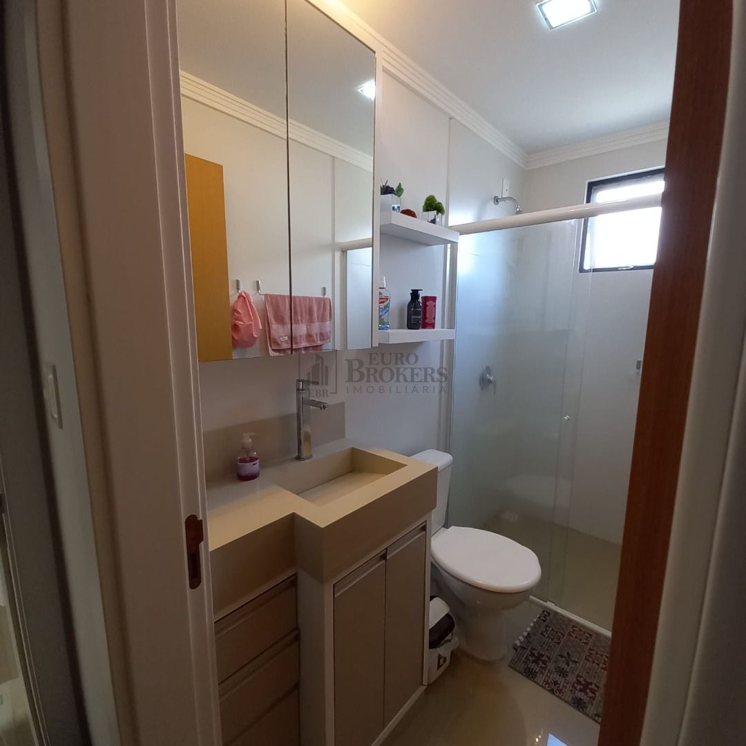 Apartamento à venda com 2 quartos, 73m² - Foto 11