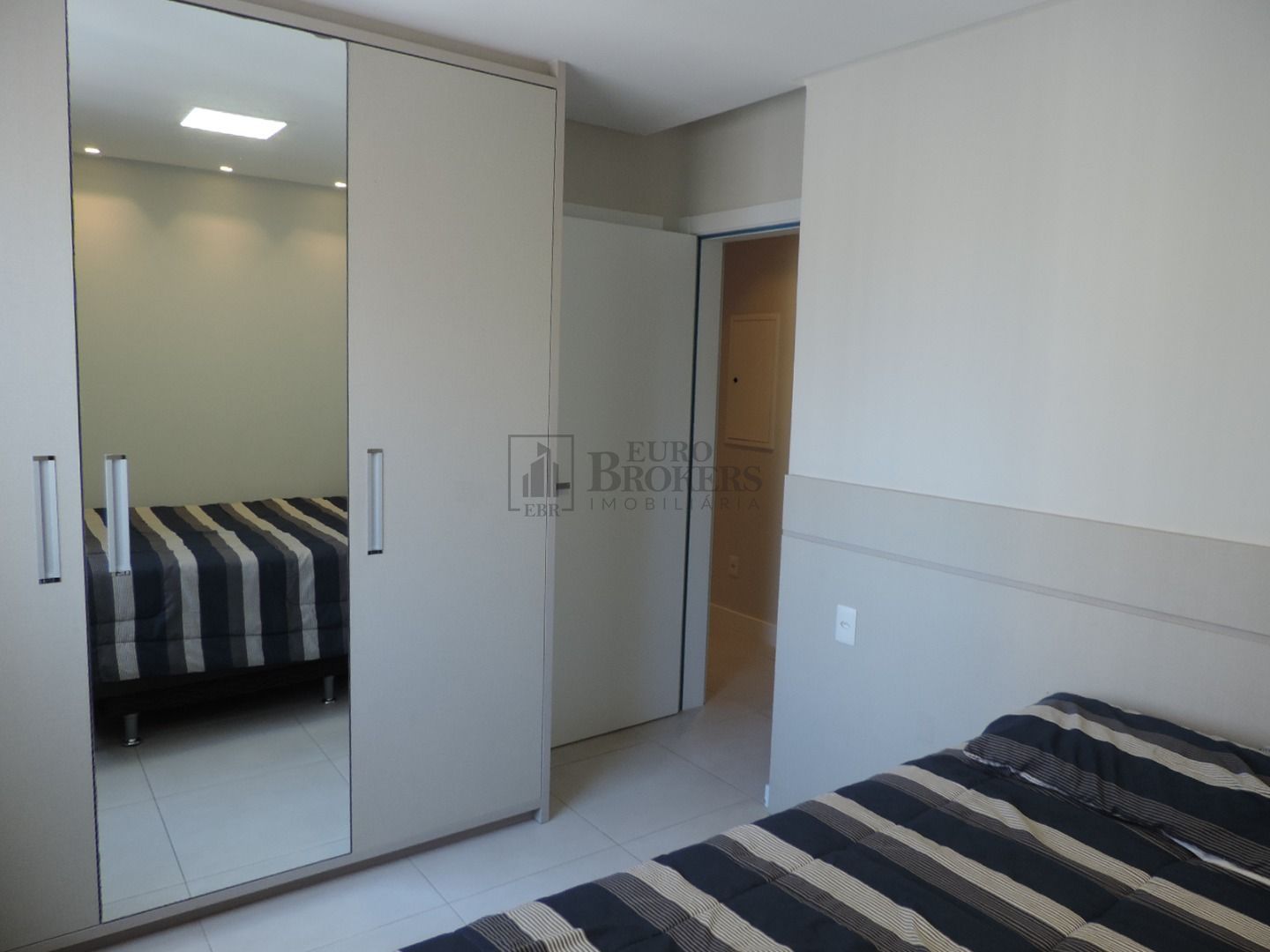 Apartamento à venda com 3 quartos, 93m² - Foto 11