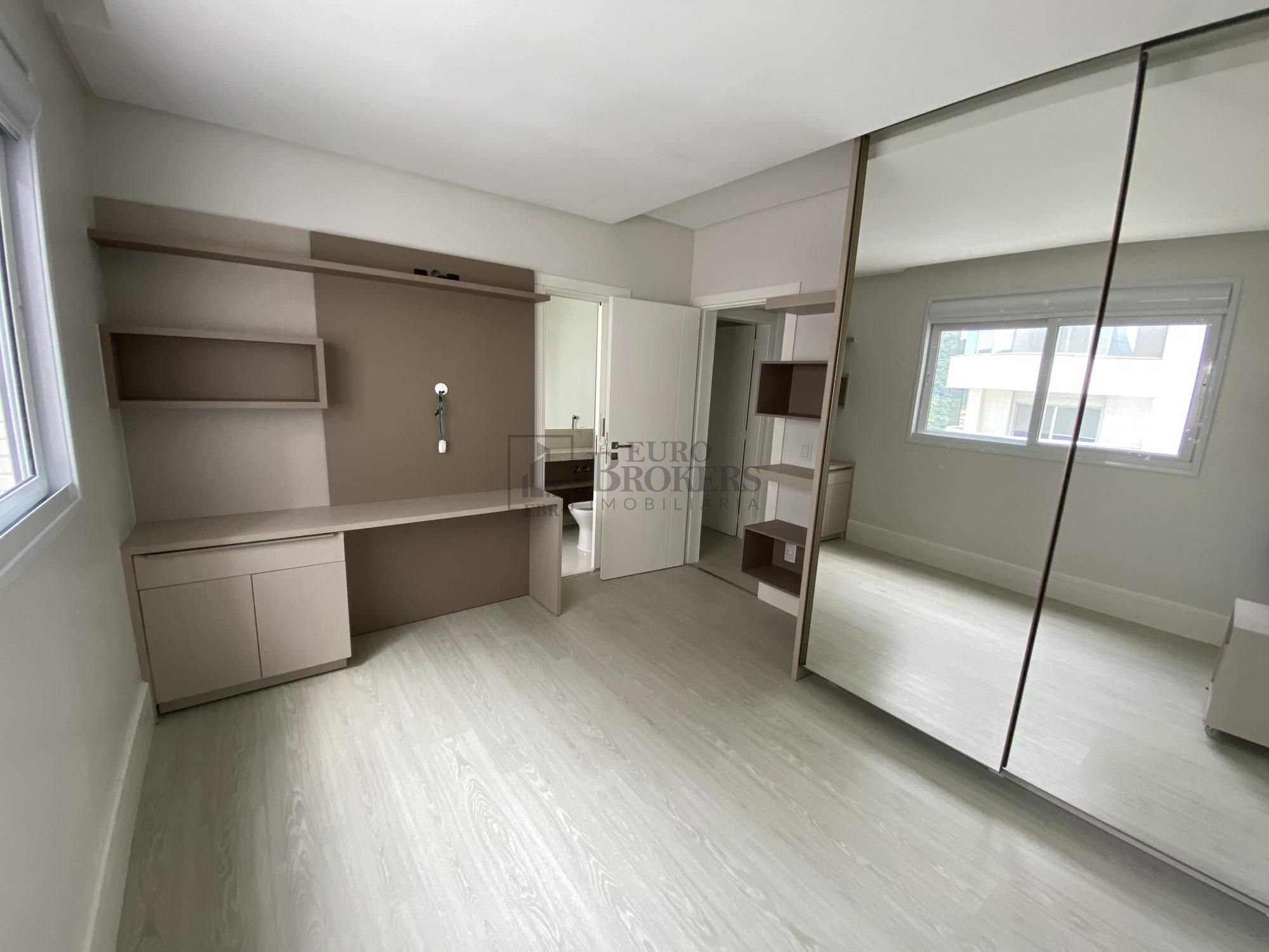 Apartamento à venda com 5 quartos, 237m² - Foto 20