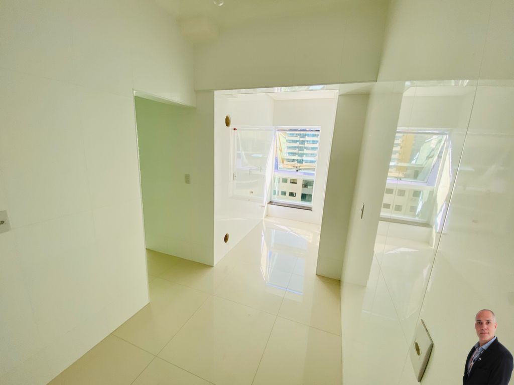 Apartamento à venda com 5 quartos, 300m² - Foto 4