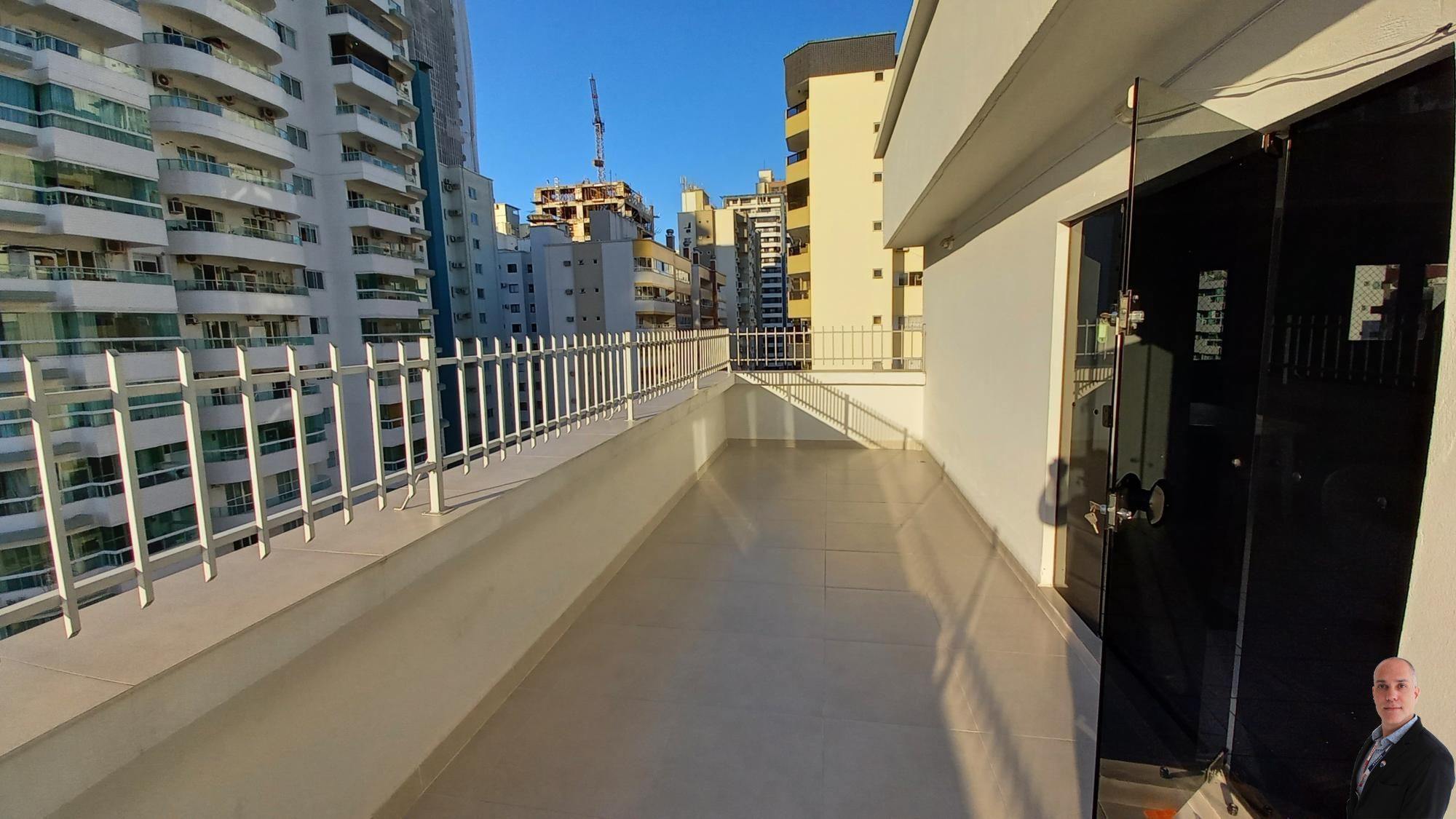 Apartamento para alugar com 2 quartos, 65m² - Foto 13