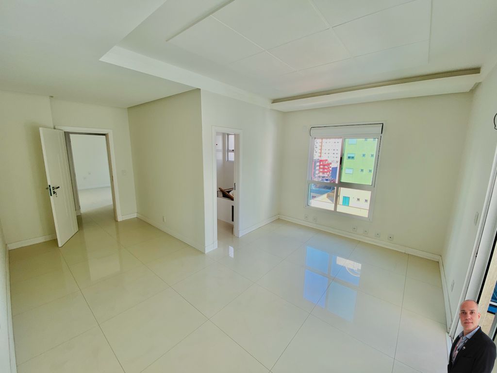 Apartamento à venda com 5 quartos, 300m² - Foto 22