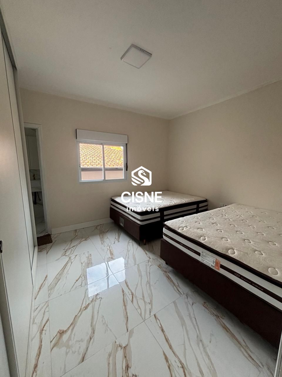 Casa, 5 quartos, 195 m² - Foto 2