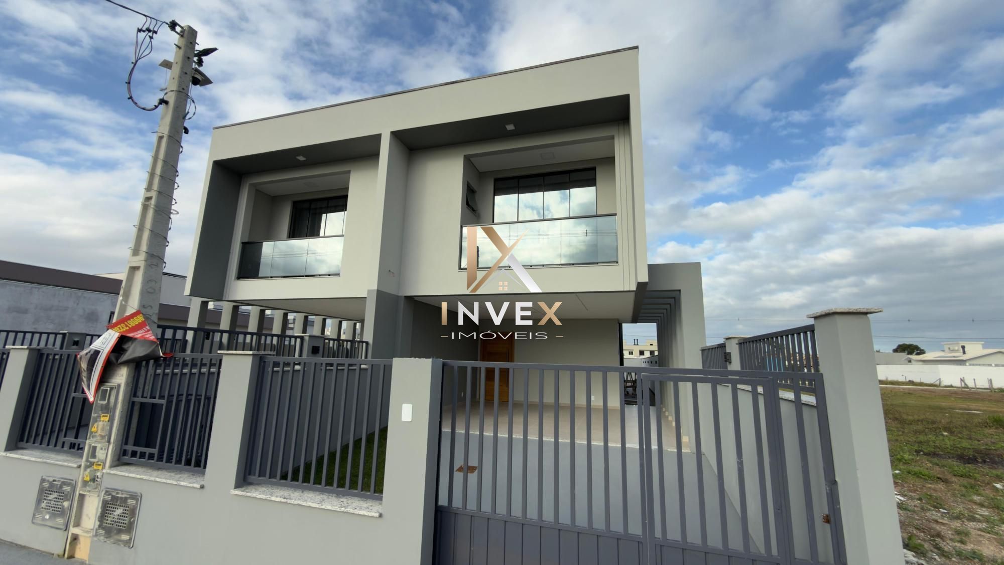 Sobrado com 3 Dormitórios à venda, 180 m² por R$ 835.000,00 Sobrado com 3 Dormitórios à venda, 180 m² por R$ 835.000,00