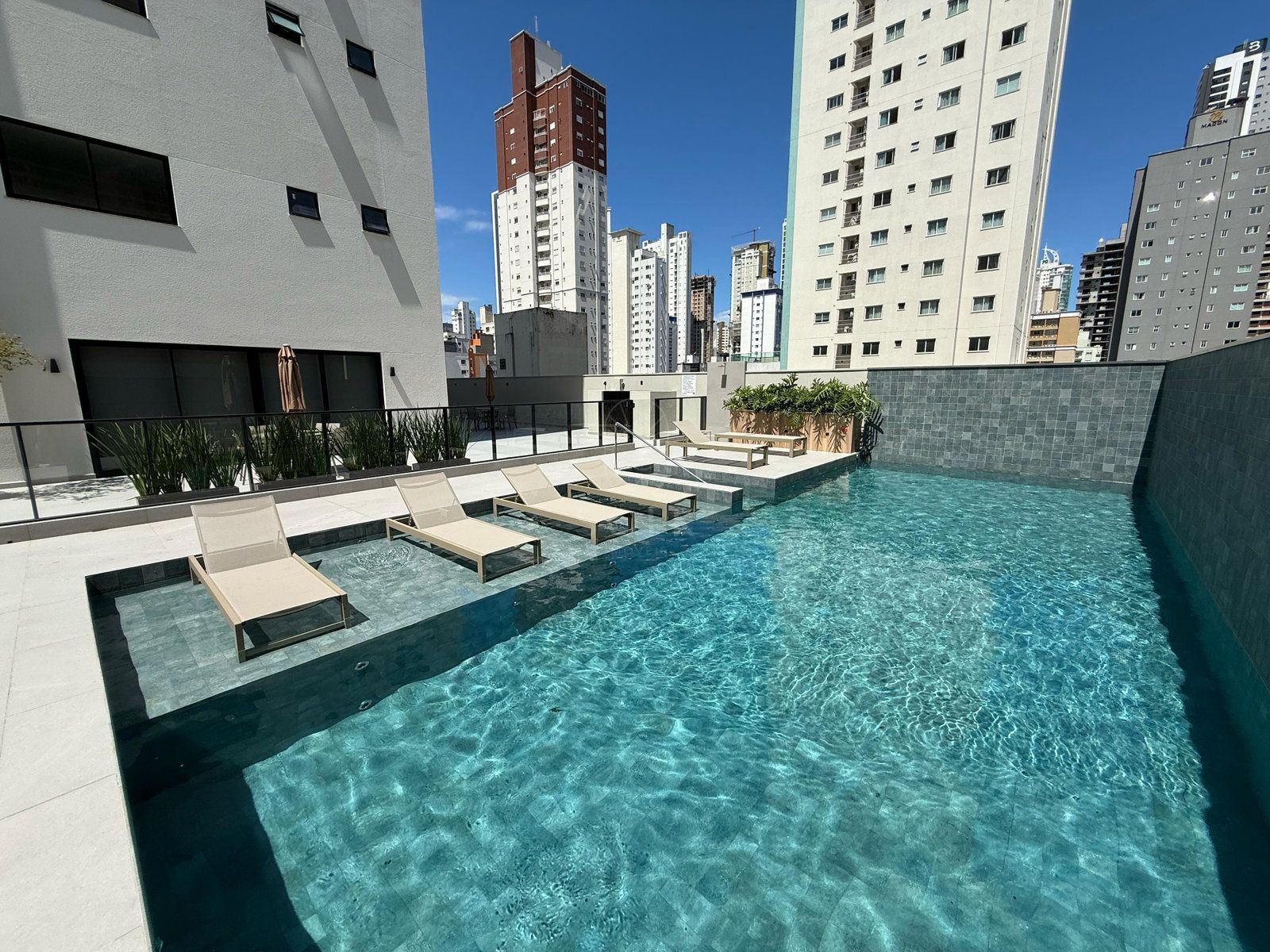DWV_PISCINA_2.jpg-name-4131d4fc9c2ca0431e5d87281deba14a1f35975be32faebd80e3df6e3594441f.jpg