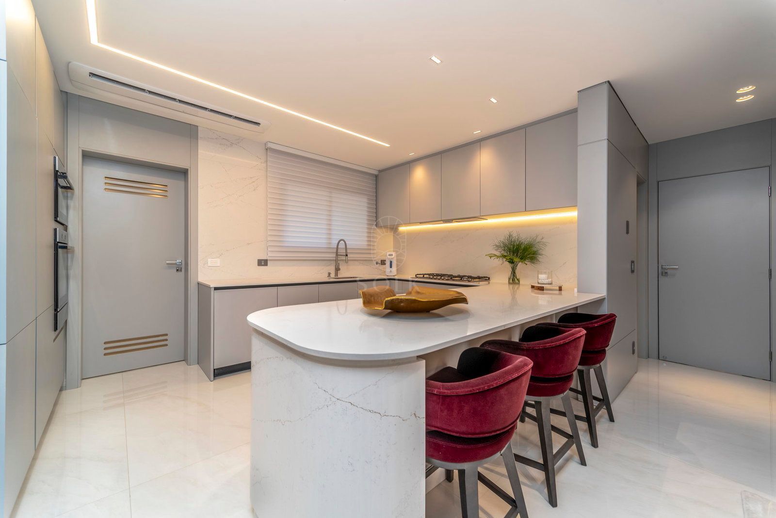 skyline_decorado-230.jpg-name-c08fbf3e07fc1c340a9731dcd4631dd73407956a7ce801be168a24a16a9e6398.jpg