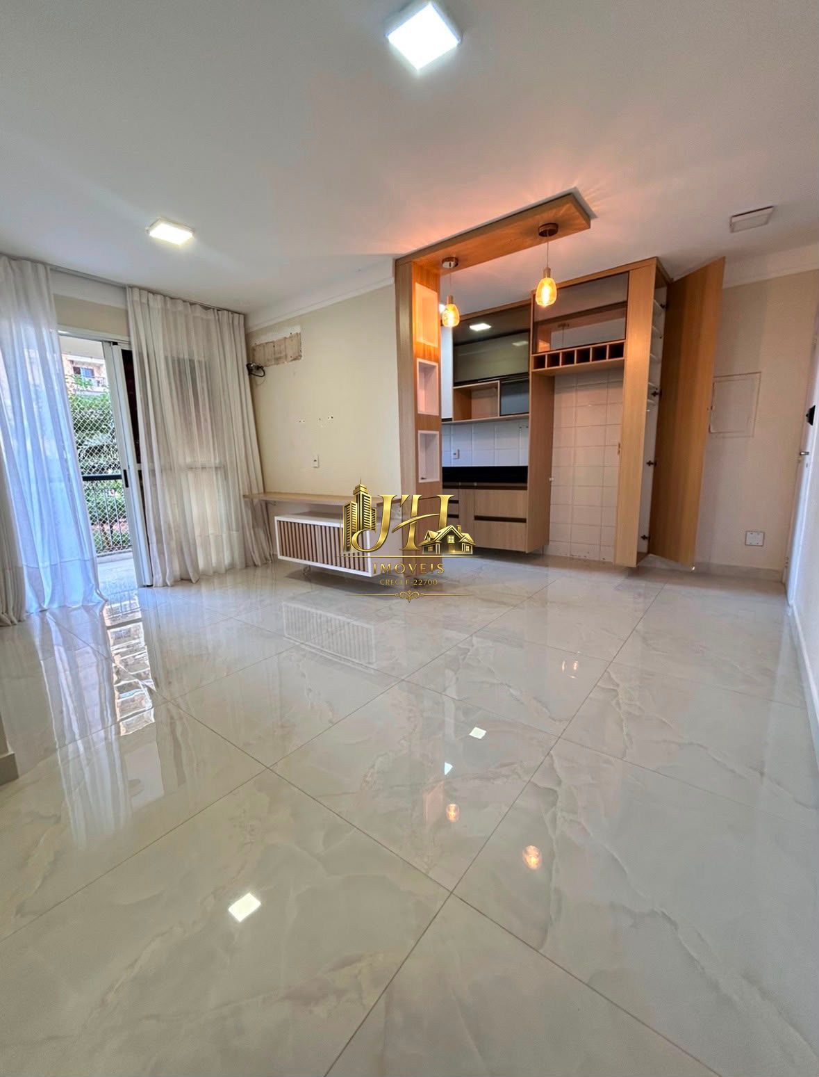 Apartamento  Venda e Locação – Próximo Centro Político Administrativo