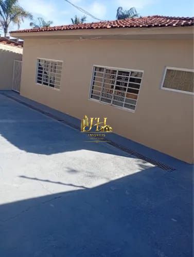 ALUGO CASA PRÓXIMO CENTRO POLÍTICO