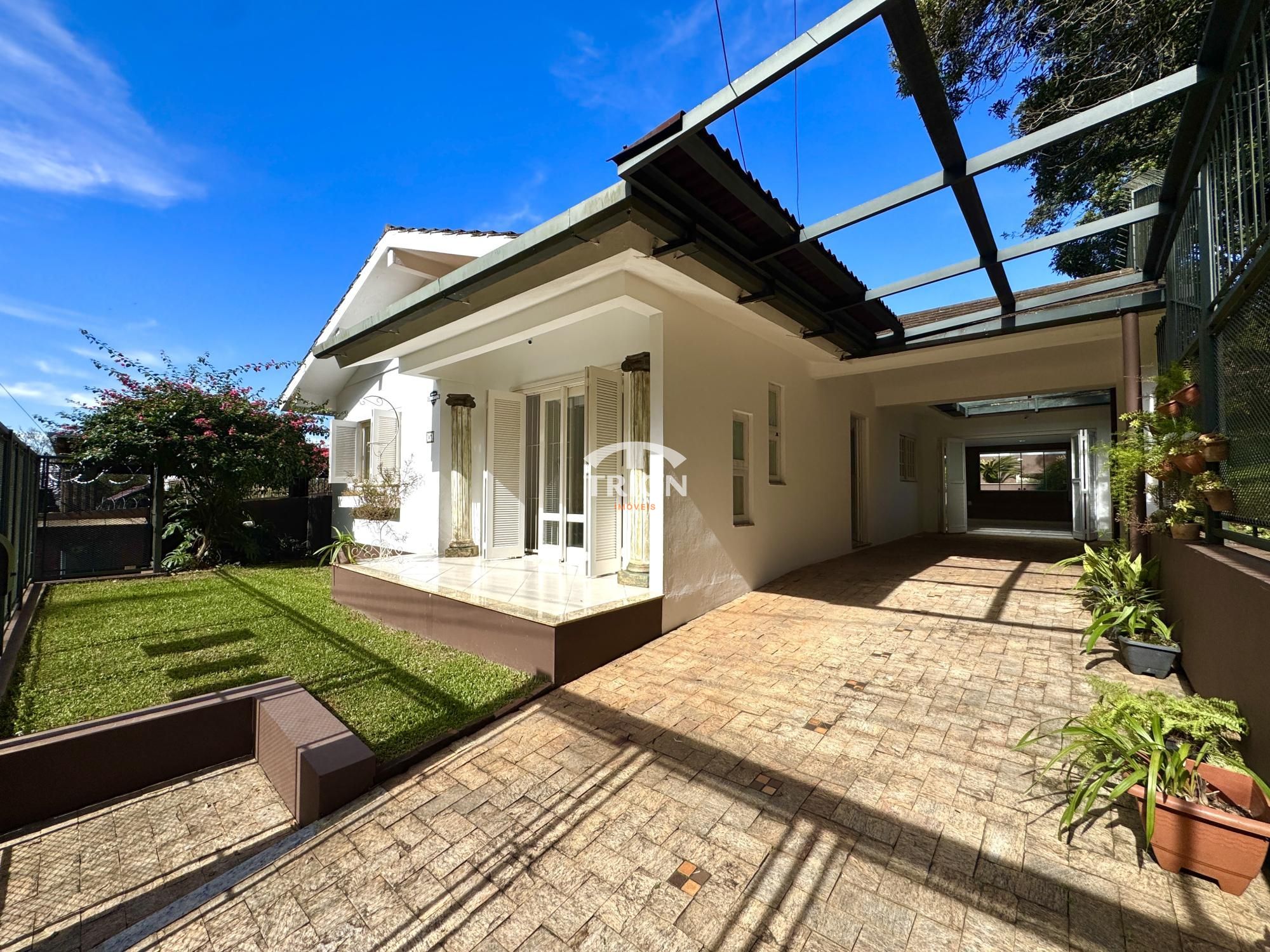 Casa, 3 quartos, 236 m² - Foto 2