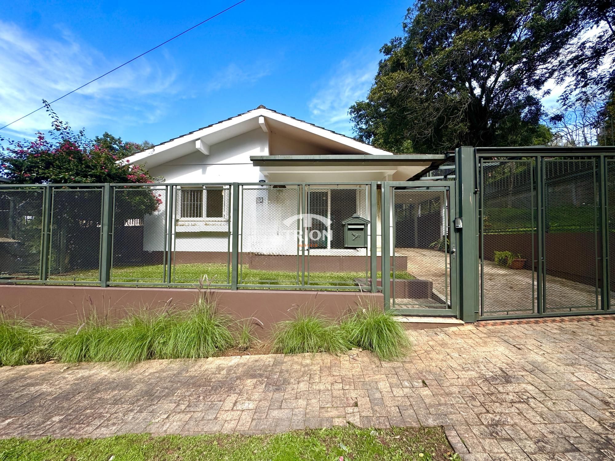 Casa, 3 quartos, 236 m² - Foto 1