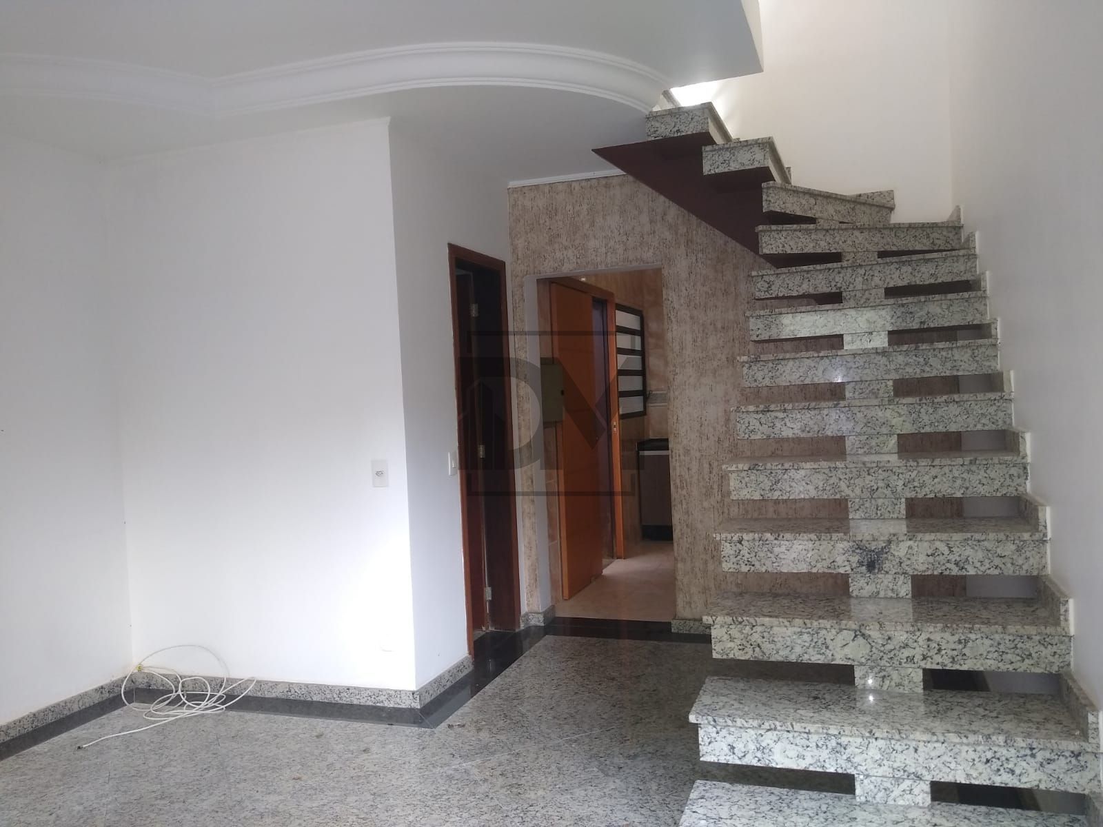 Sobrado à venda e aluguel com 2 quartos, 108m² - Foto 2
