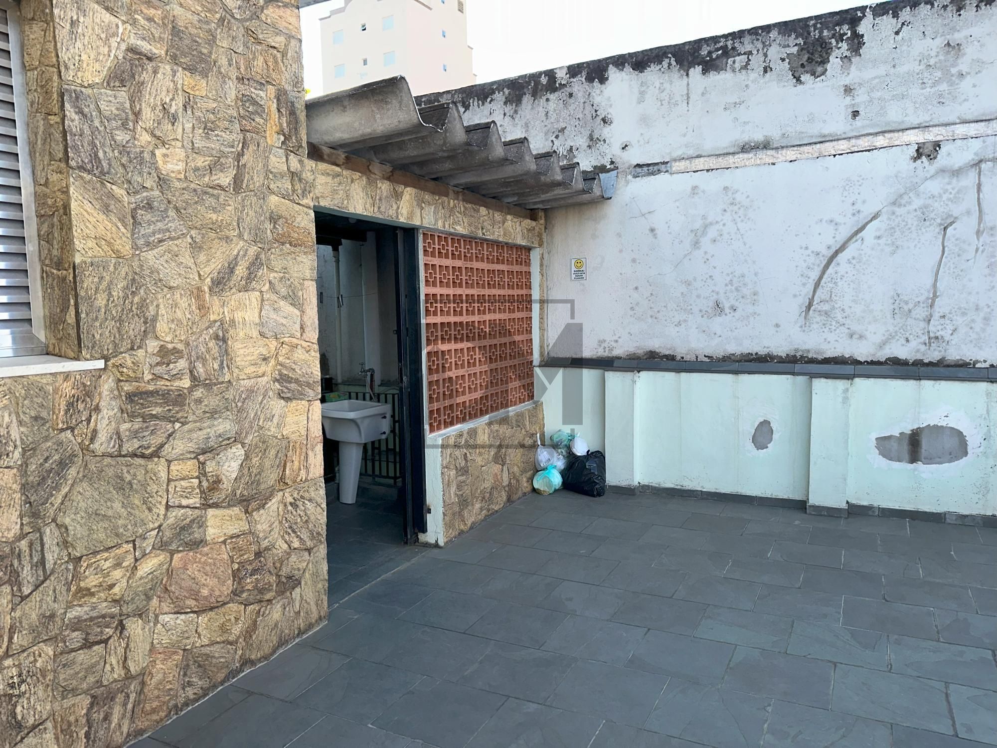 Casa à venda e aluguel com 2 quartos, 118m² - Foto 2