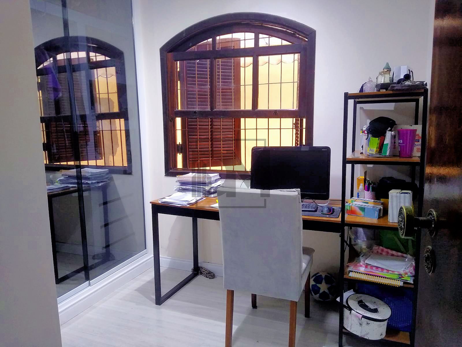 Casa à venda com 3 quartos, 230m² - Foto 1