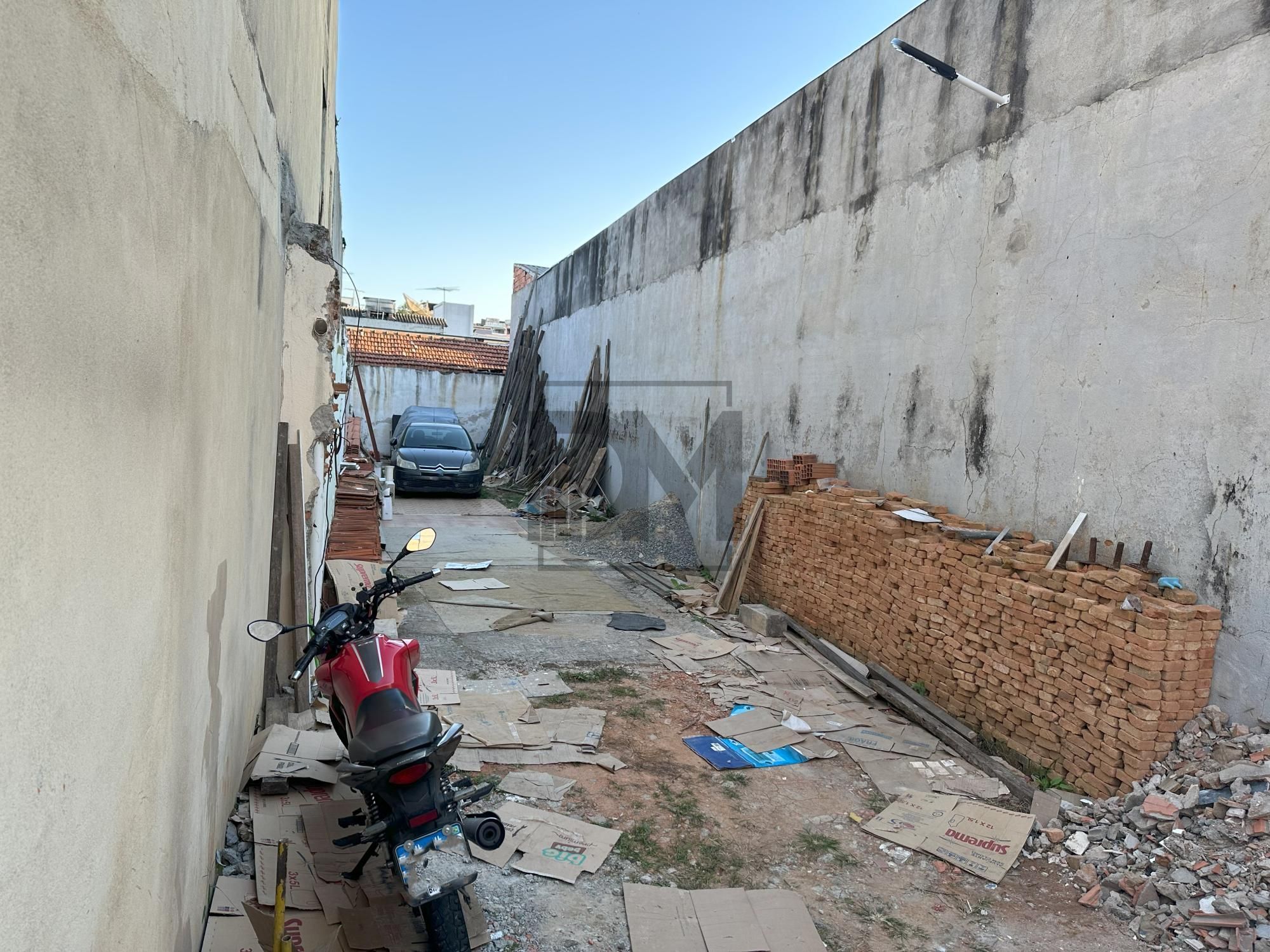 Terreno à venda e aluguel, 150m² - Foto 2