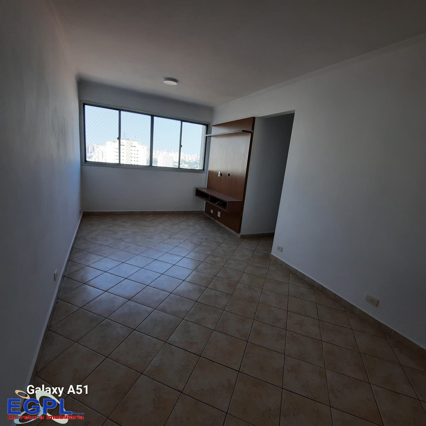 Apartamento à venda com 2 quartos, 70m² - Foto 2