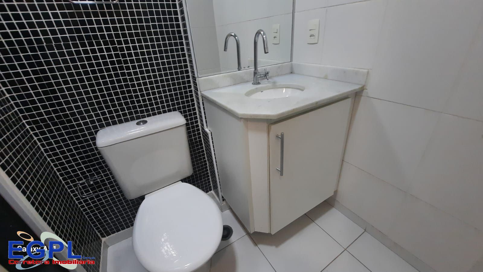 Apartamento à venda com 2 quartos, 65m² - Foto 11