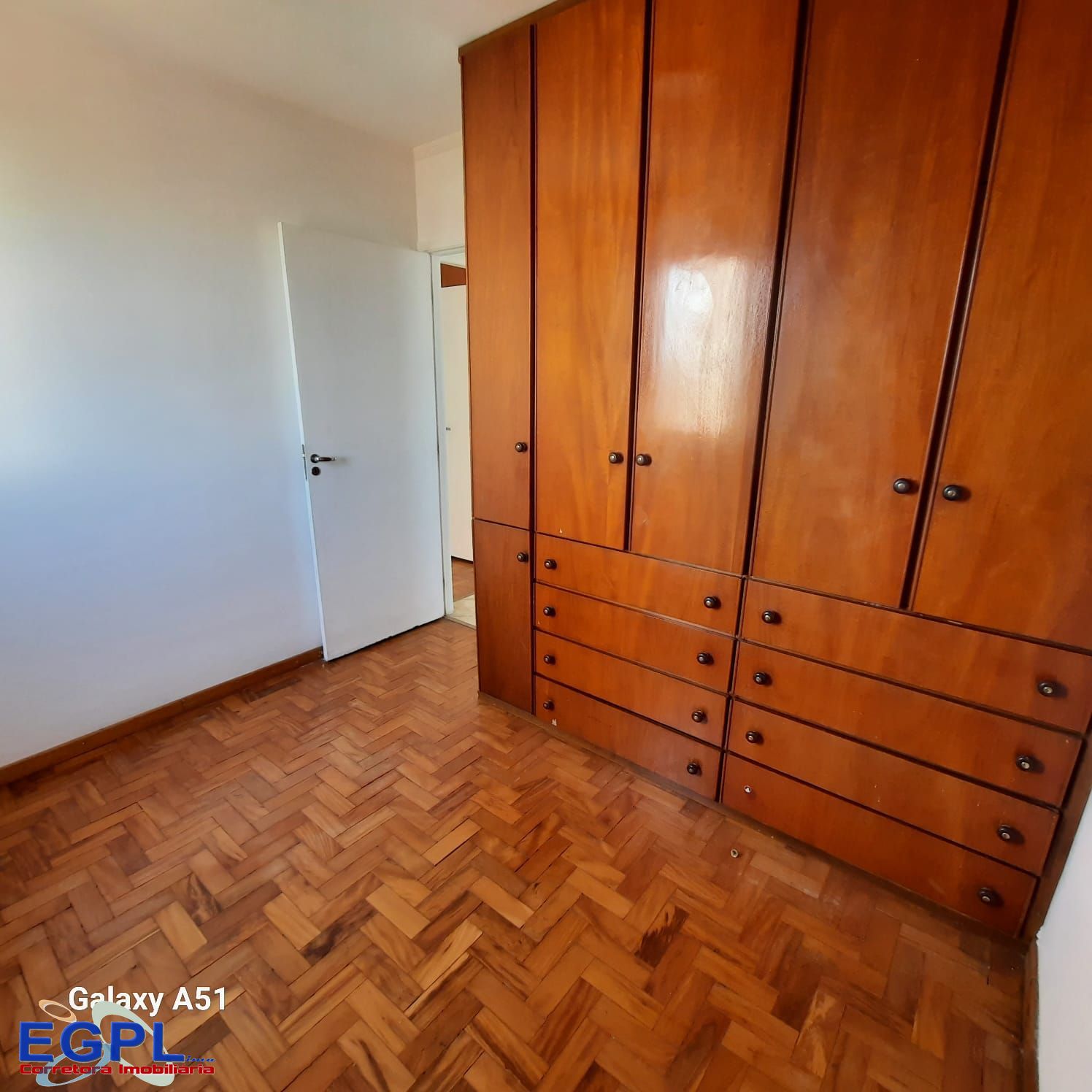 Apartamento à venda com 2 quartos, 70m² - Foto 4