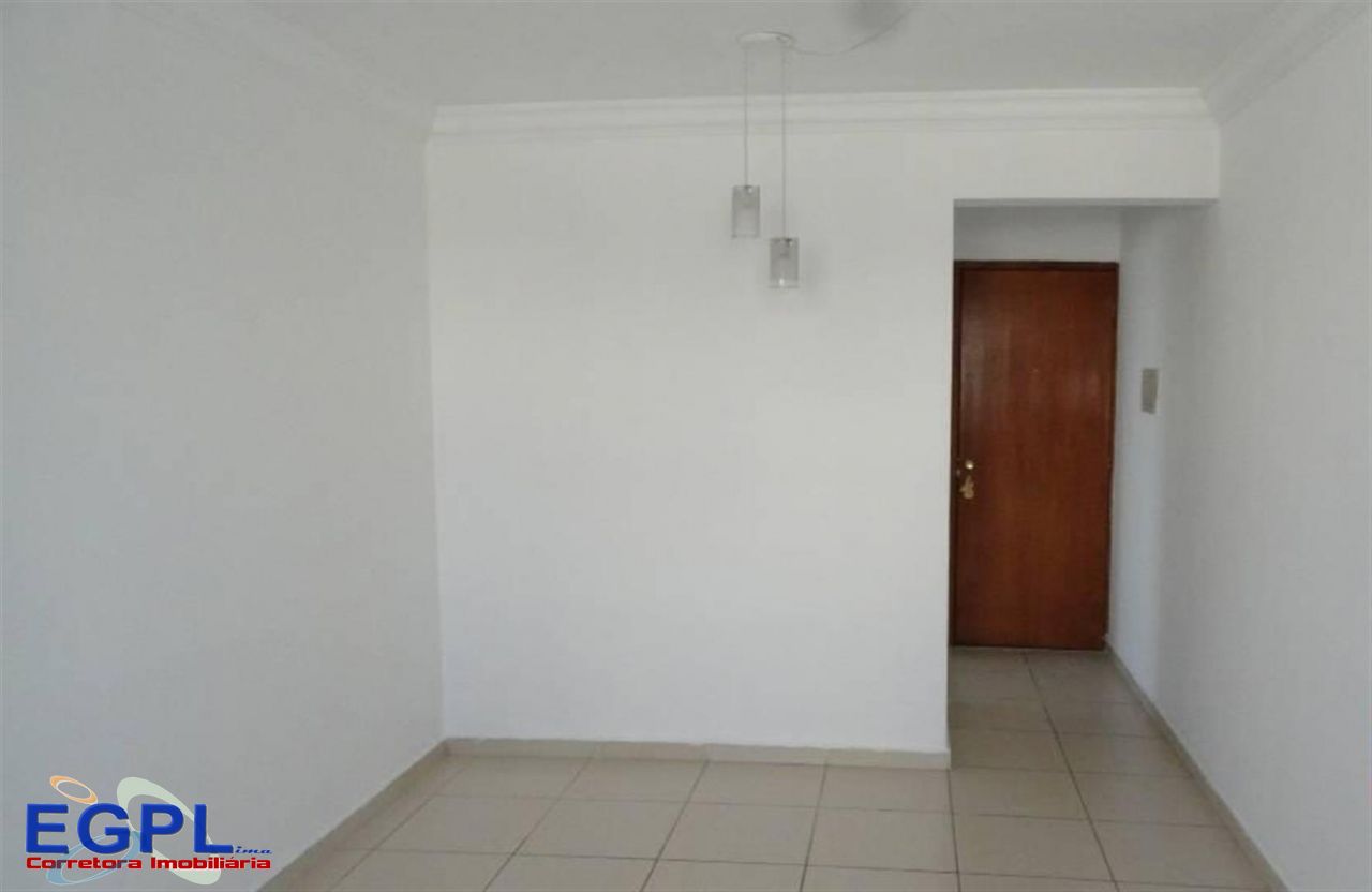 Apartamento à venda com 3 quartos, 65m² - Foto 2