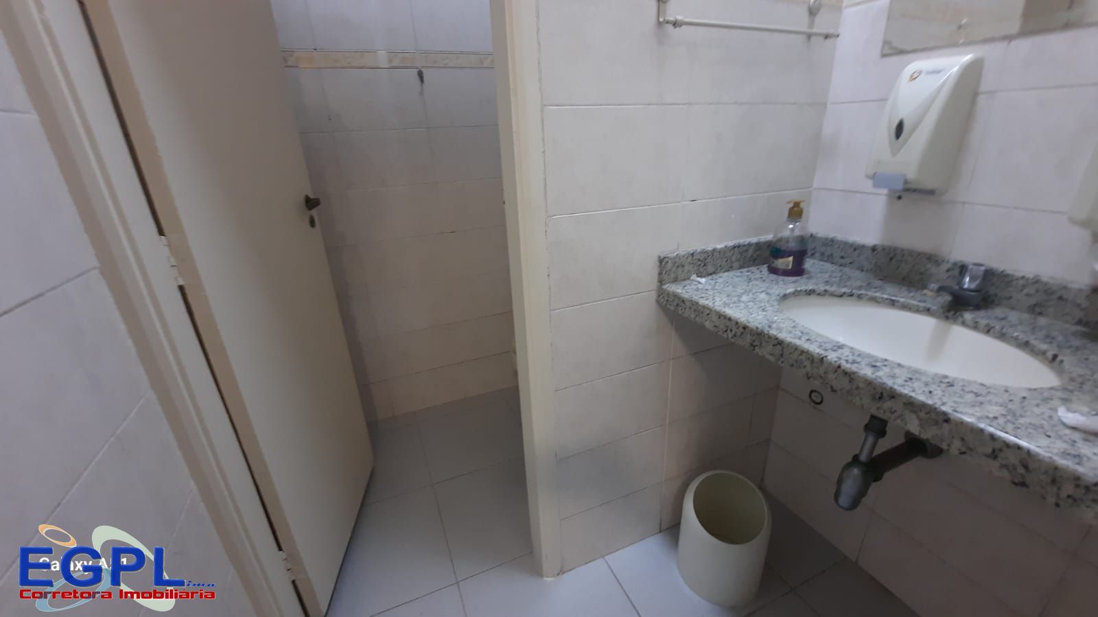 Apartamento à venda com 2 quartos, 75m² - Foto 22