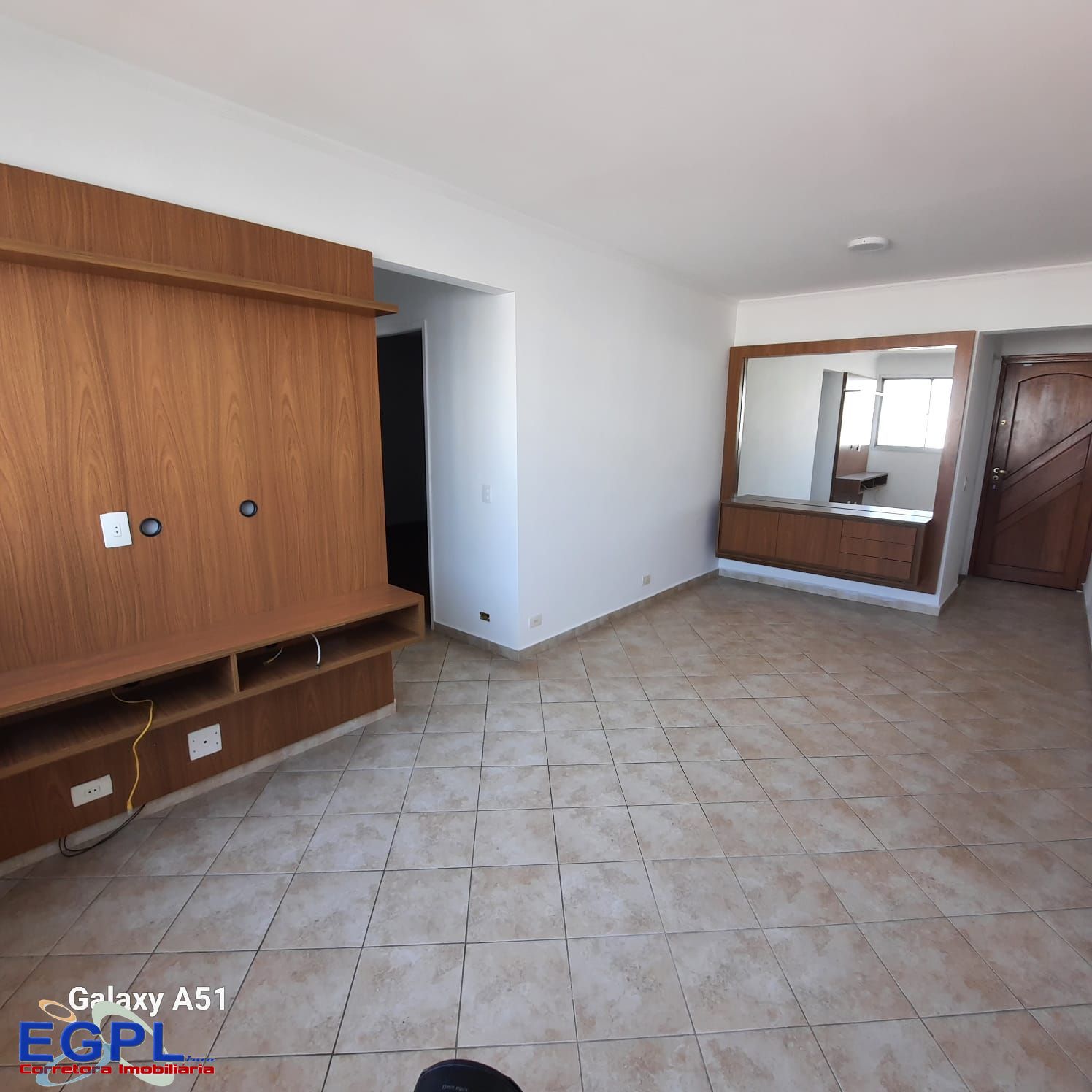 Apartamento à venda com 2 quartos, 70m² - Foto 1