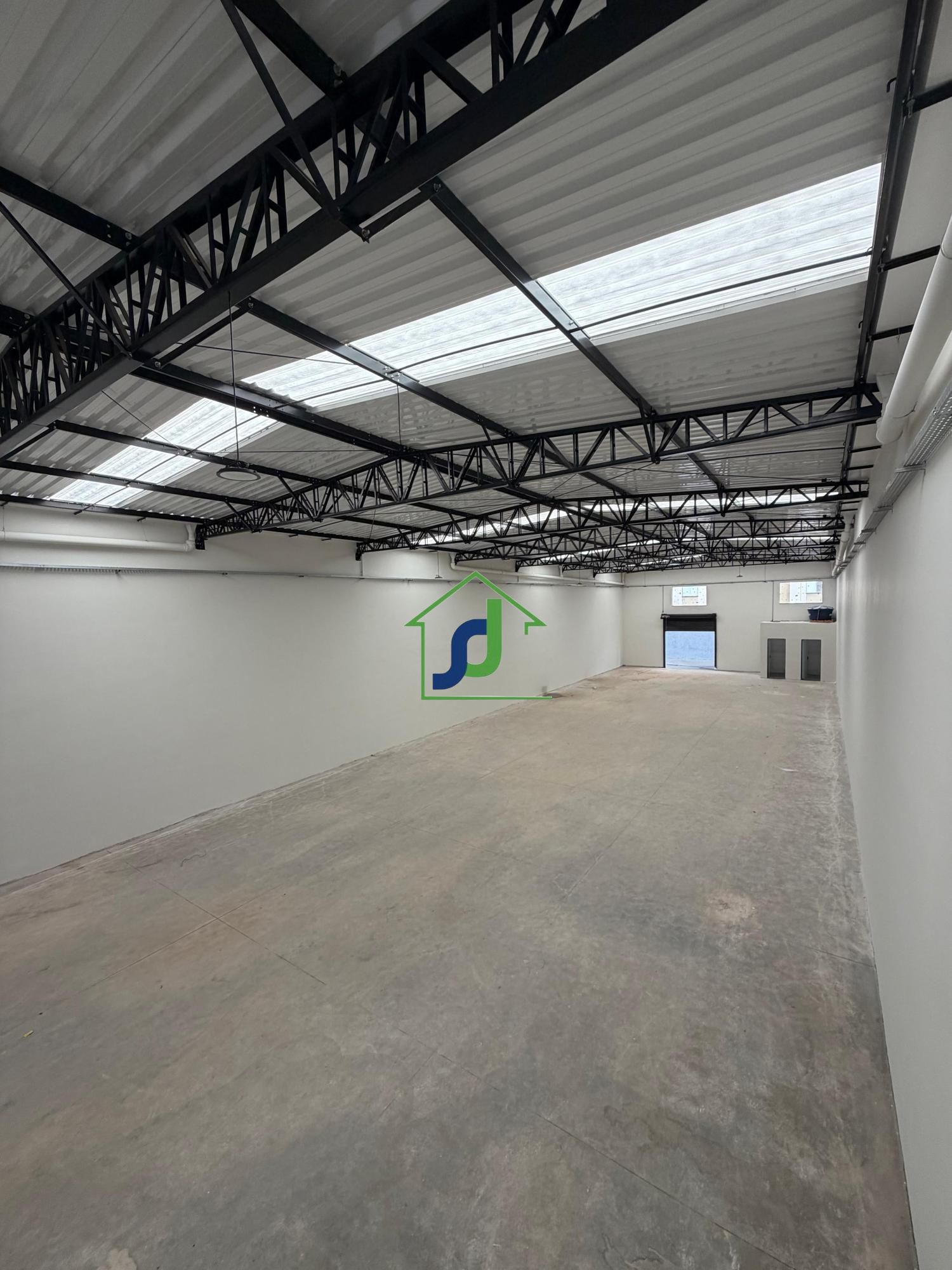 Pavilhão/galpão/depósito com 1 Dormitórios para alugar, 678 m² por R$ 9.500,00 Pavilhão/galpão/depósito com 1 Dormitórios para alugar, 678 m² por R$ 9.500,00