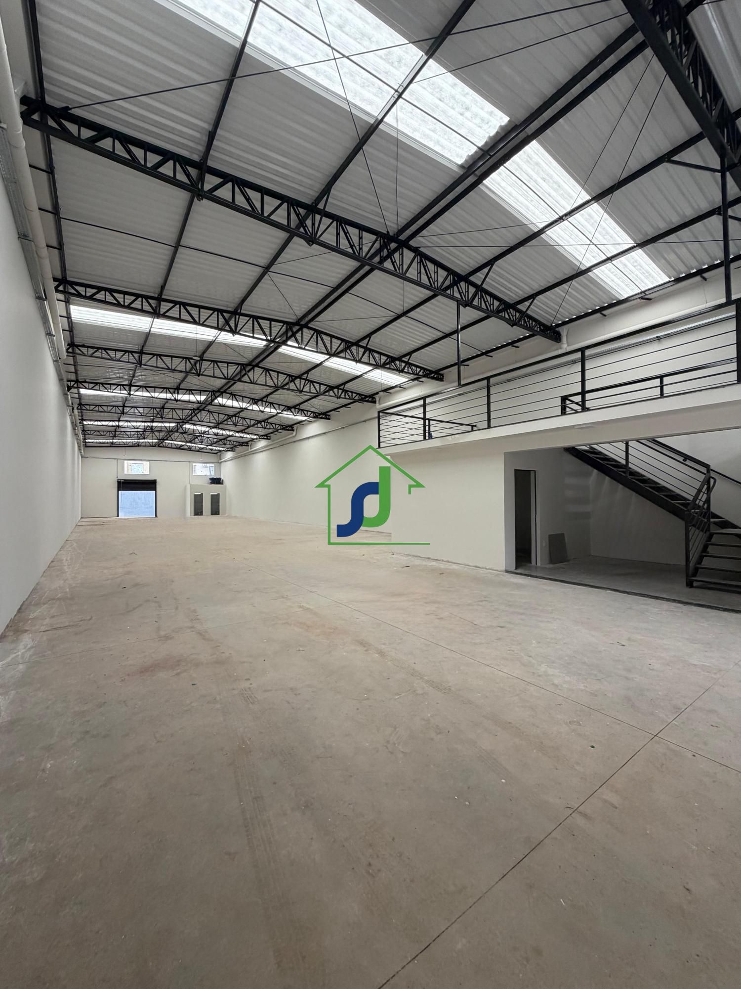 Pavilhão/galpão/depósito com 1 Dormitórios para alugar, 678 m² por R$ 9.500,00 Pavilhão/galpão/depósito com 1 Dormitórios para alugar, 678 m² por R$ 9.500,00