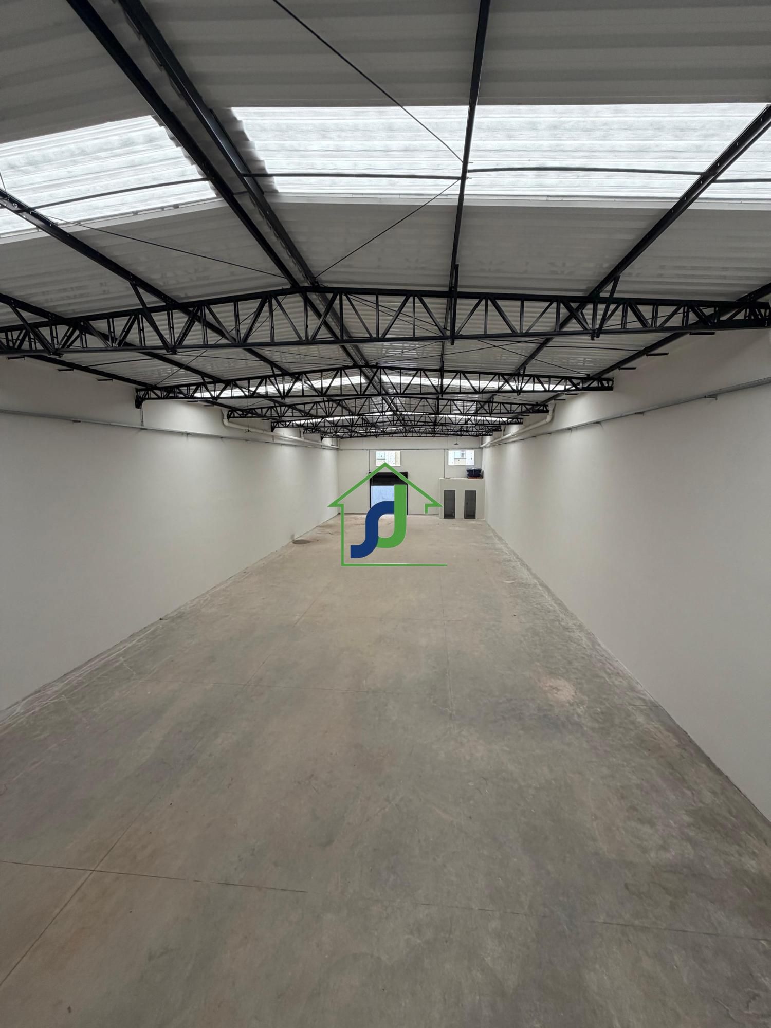 Pavilhão/galpão/depósito com 1 Dormitórios para alugar, 678 m² por R$ 9.500,00 Pavilhão/galpão/depósito com 1 Dormitórios para alugar, 678 m² por R$ 9.500,00