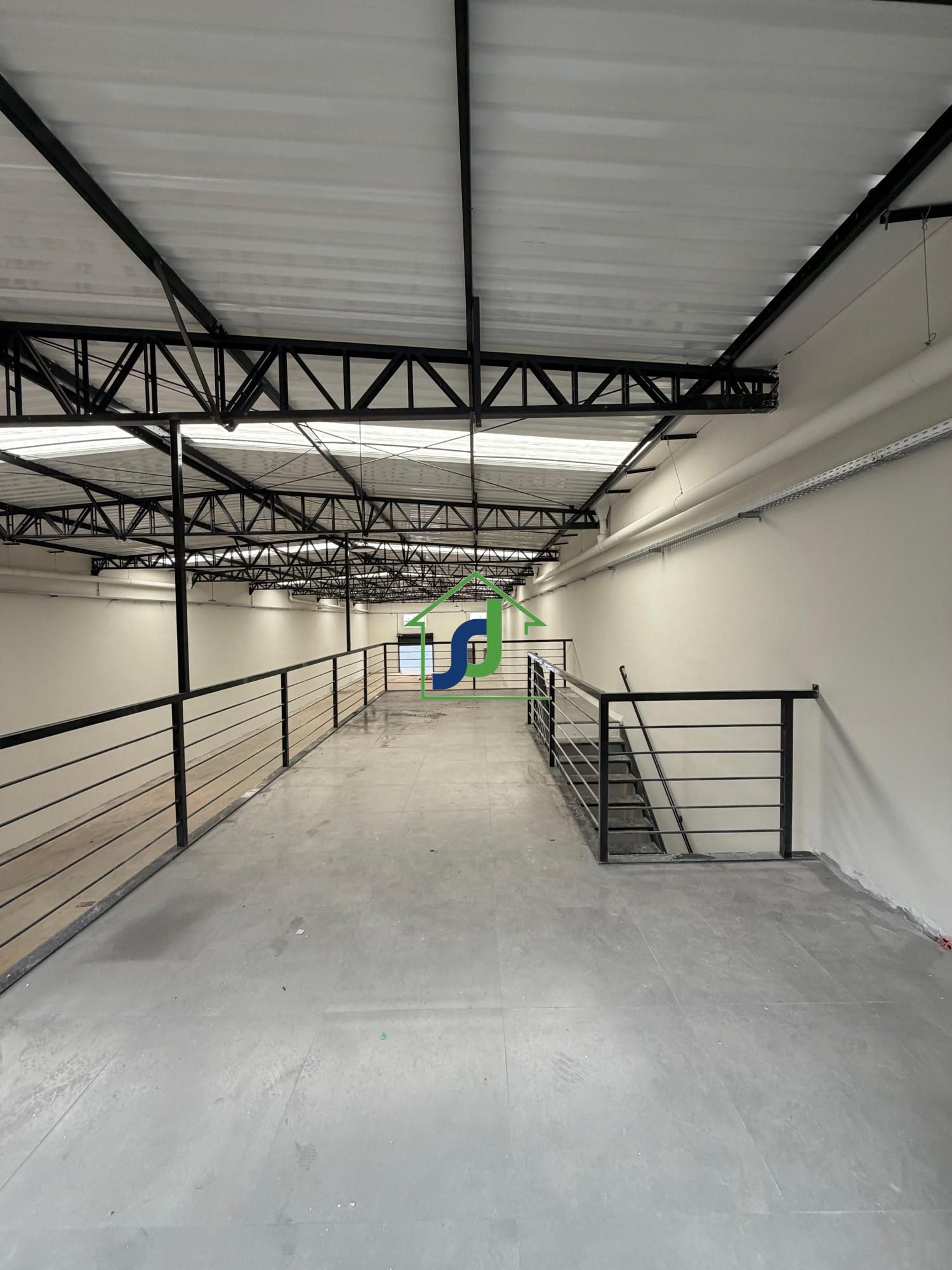 Pavilhão/galpão/depósito com 1 Dormitórios para alugar, 678 m² por R$ 9.500,00 Pavilhão/galpão/depósito com 1 Dormitórios para alugar, 678 m² por R$ 9.500,00