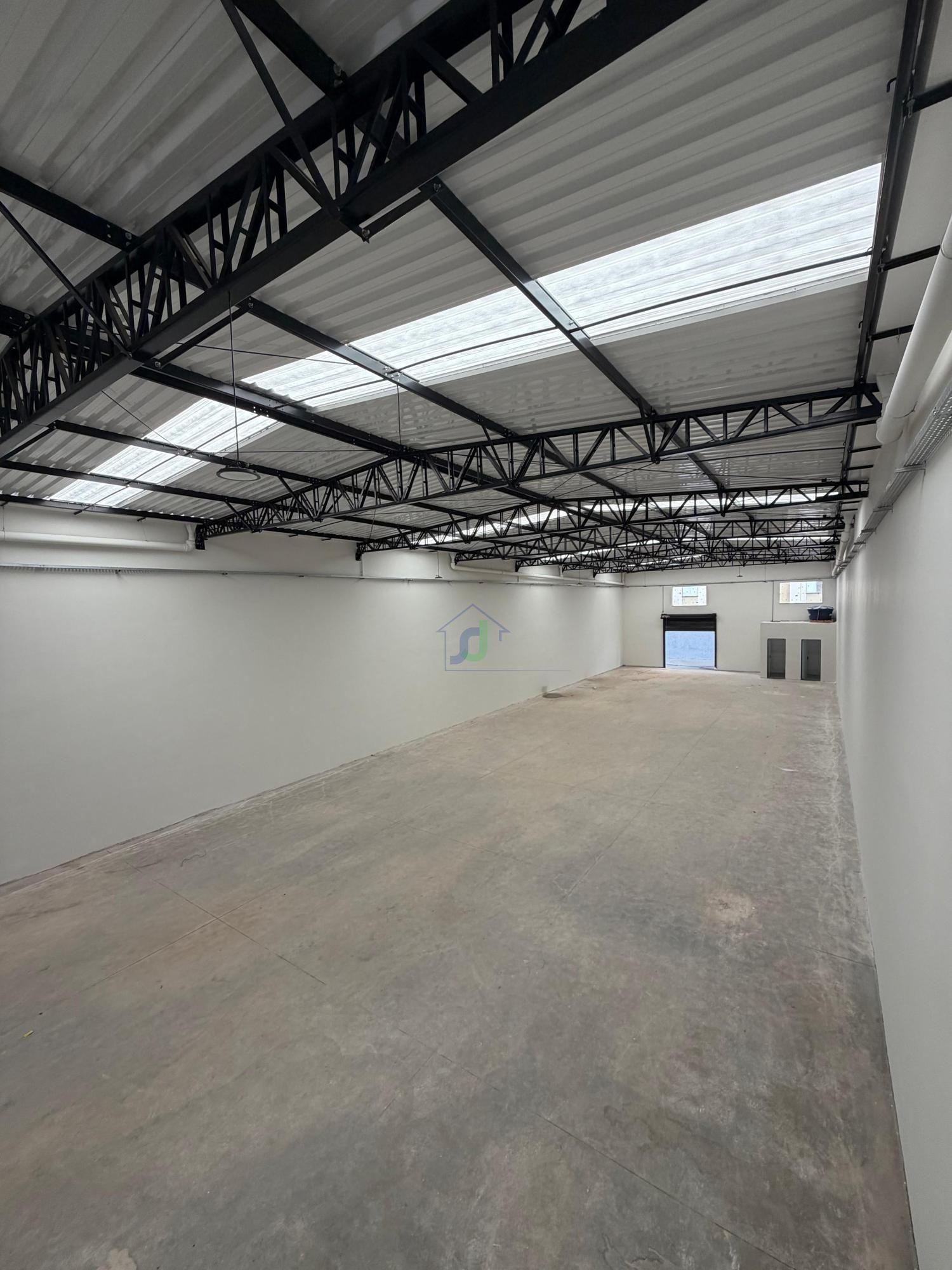 Pavilhão/galpão/depósito com 1 Dormitórios para alugar, 678 m² por R$ 9.500,00 Pavilhão/galpão/depósito com 1 Dormitórios para alugar, 678 m² por R$ 9.500,00