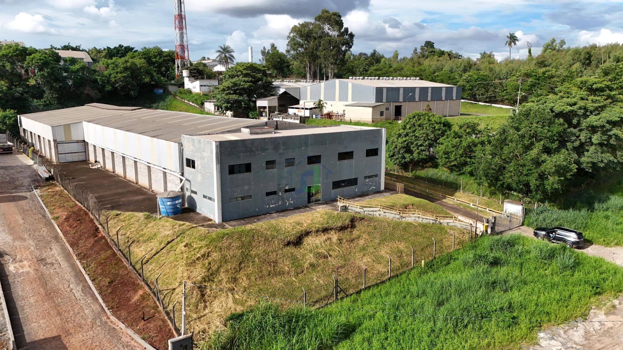 Pavilhão/galpão/depósito com 10 Dormitórios à venda, 5.496 m² por R$ 4.300.000,00 Pavilhão/galpão/depósito com 10 Dormitórios à venda, 5.496 m² por R$ 4.300.000,00