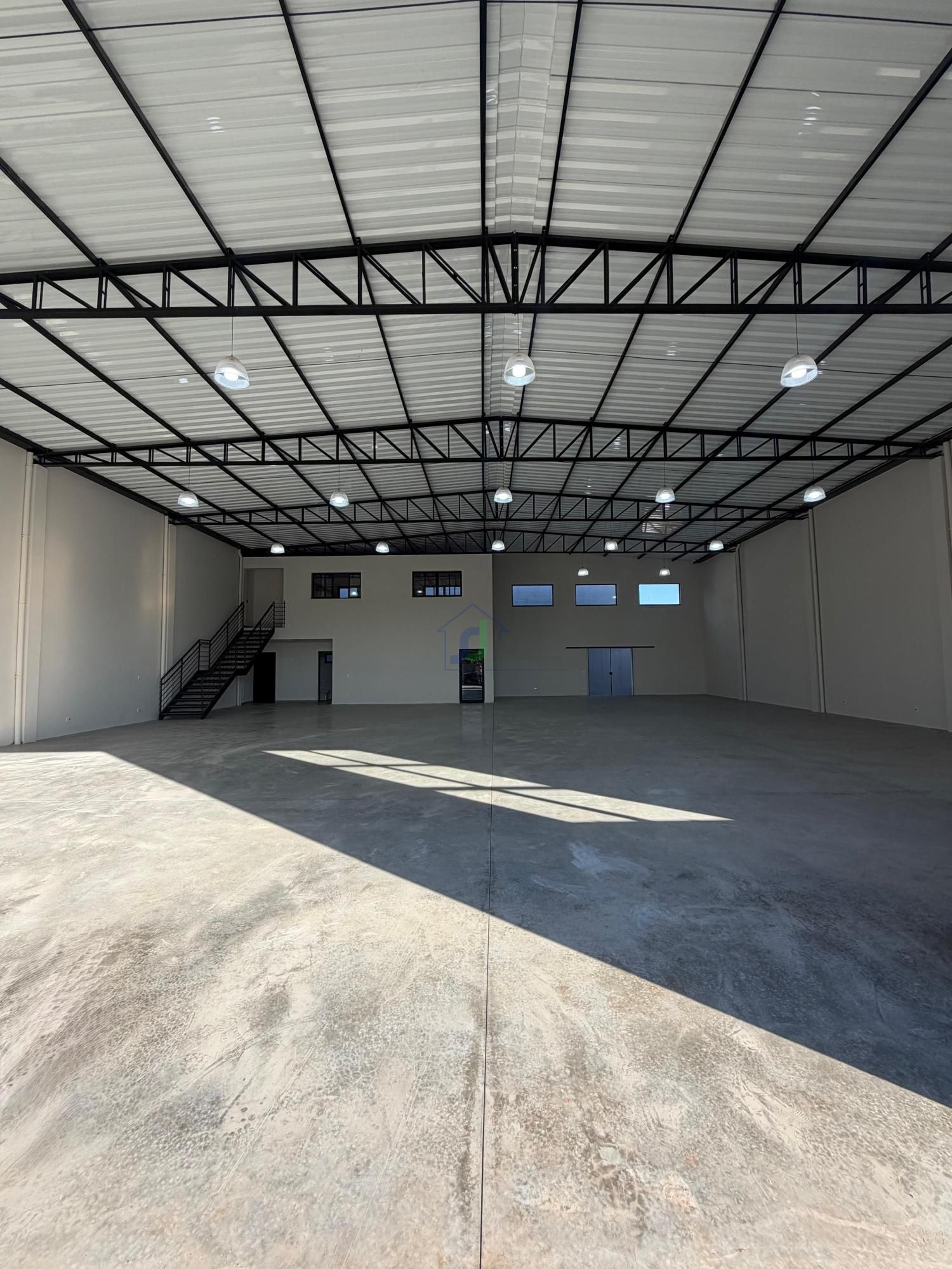 Pavilhão/galpão/depósito com 1 Dormitórios para alugar, 615 m² por R$ 10.000,00 Pavilhão/galpão/depósito com 1 Dormitórios para alugar, 615 m² por R$ 10.000,00