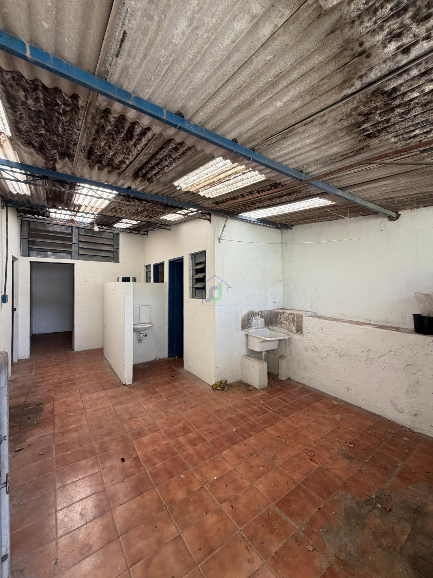 Pavilhão/galpão/depósito com 3 Dormitórios para alugar, 1.050 m² por R$ 8.000,00 Pavilhão/galpão/depósito com 3 Dormitórios para alugar, 1.050 m² por R$ 8.000,00
