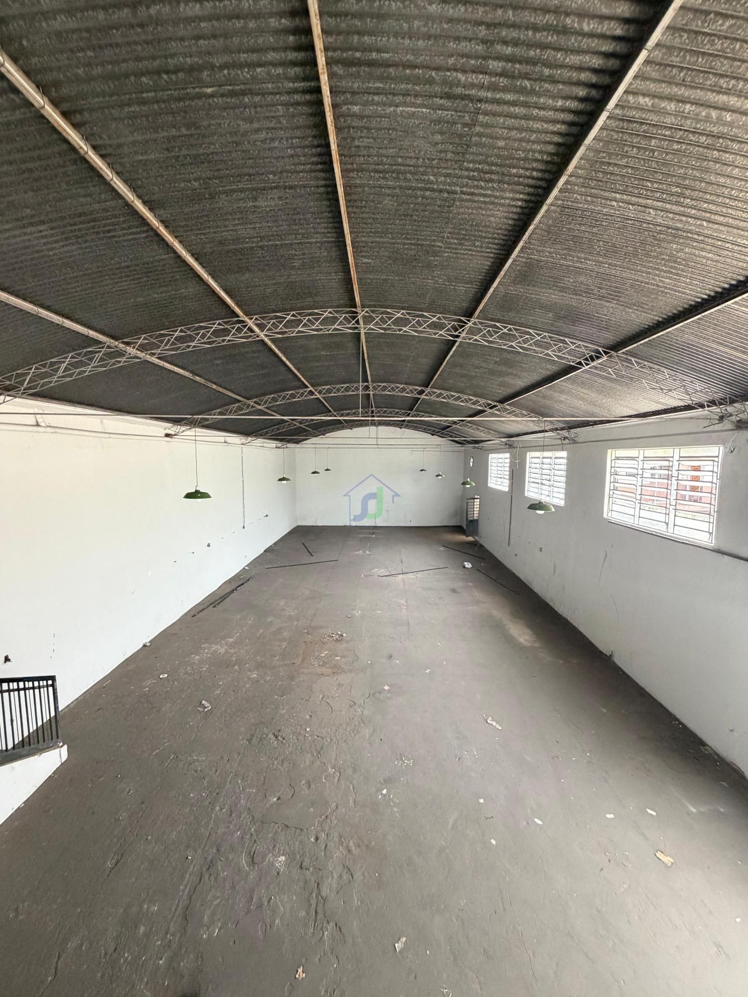 Pavilhão/galpão/depósito com 3 Dormitórios para alugar, 1.050 m² por R$ 8.000,00 Pavilhão/galpão/depósito com 3 Dormitórios para alugar, 1.050 m² por R$ 8.000,00