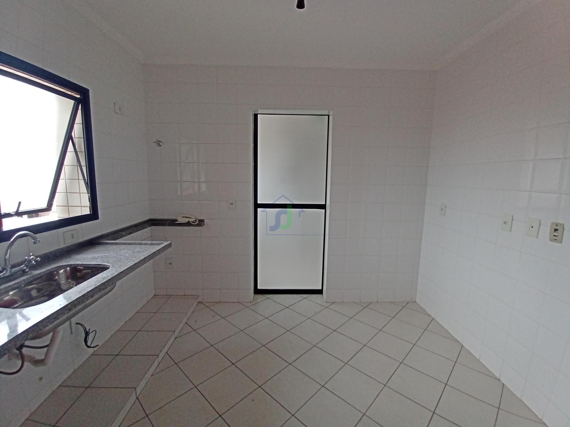 Apartamento com 3 Dormitórios à venda, 155 m² por R$ 750.000,00 Apartamento com 3 Dormitórios à venda, 155 m² por R$ 750.000,00