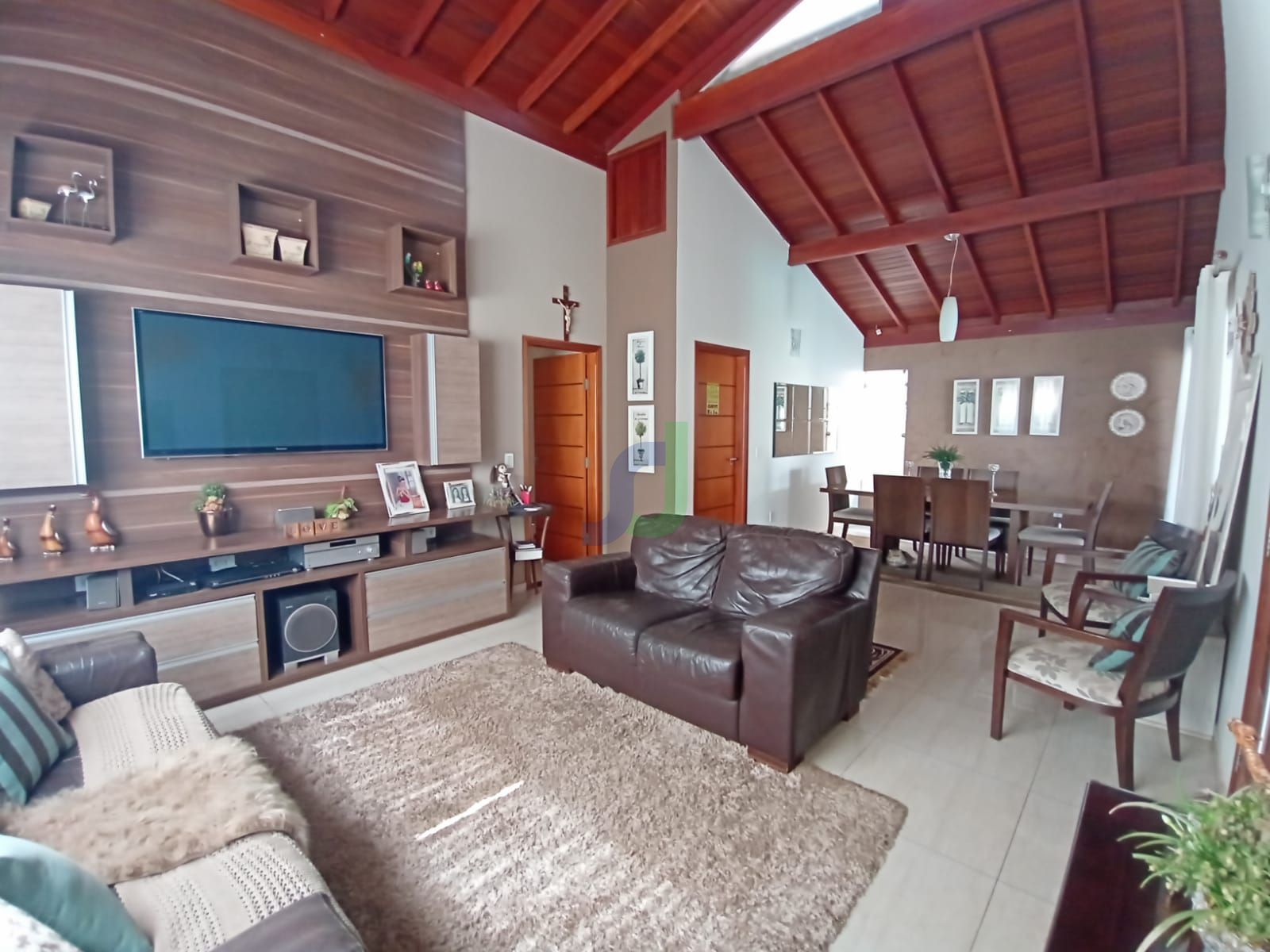 Casa com 3 Dormitórios à venda, 160 m² por R$ 860.000,00 Casa com 3 Dormitórios à venda, 160 m² por R$ 860.000,00