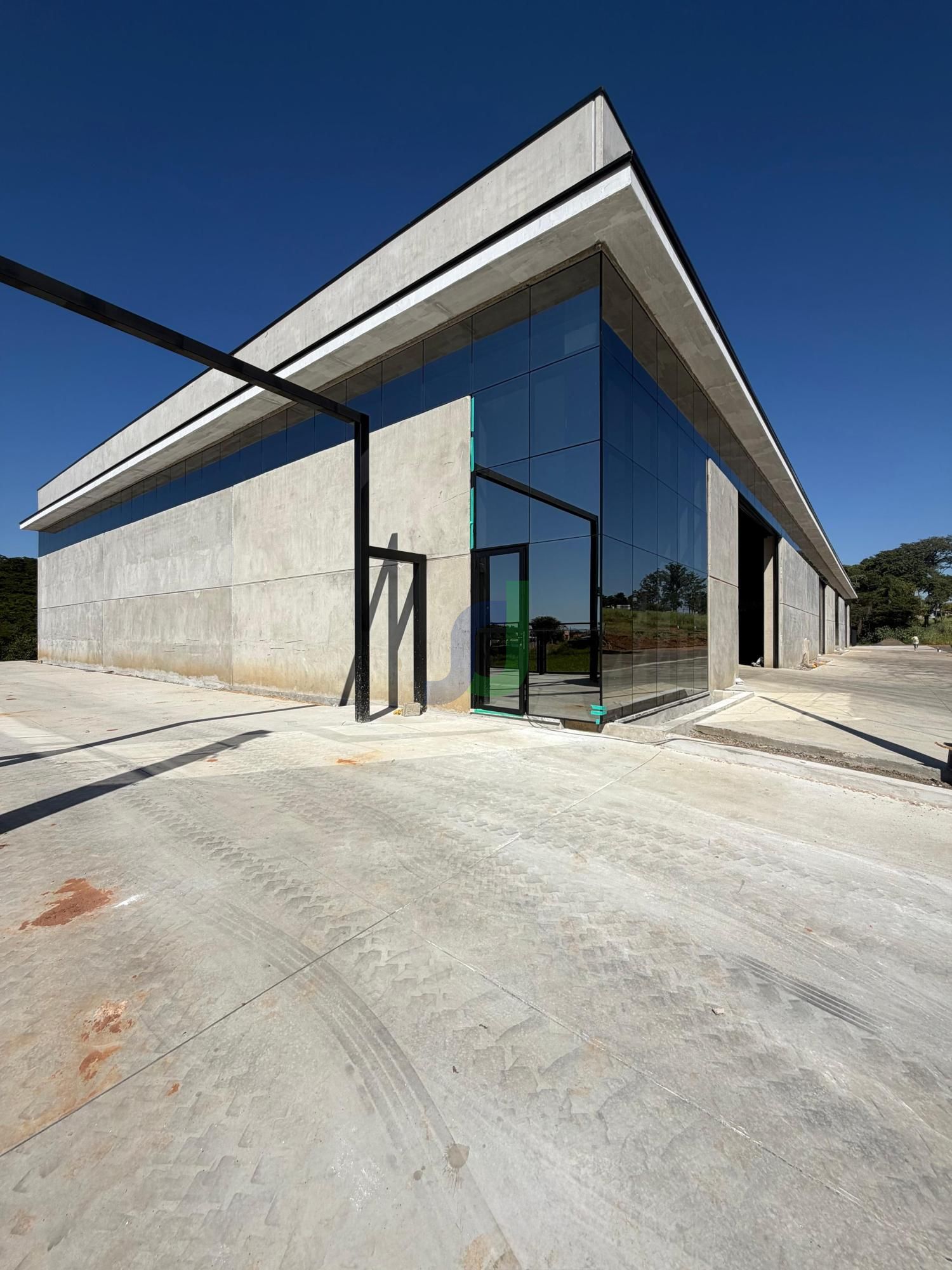 Pavilhão/galpão/depósito com 3 Dormitórios para alugar, 4.539 m² por R$ 50.000,00 Pavilhão/galpão/depósito com 3 Dormitórios para alugar, 4.539 m² por R$ 50.000,00