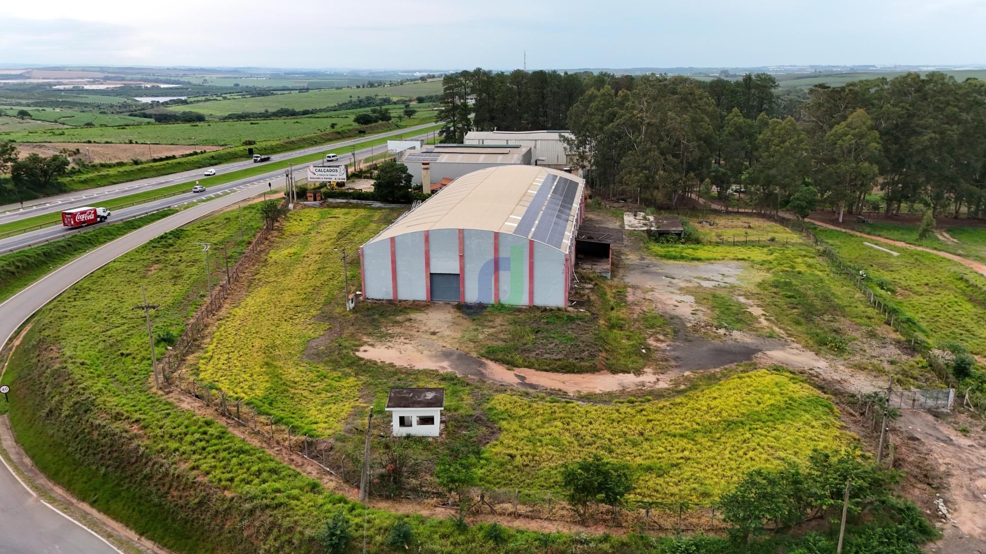 Pavilhão/galpão/depósito com 2 Dormitórios para alugar, 10.000 m² por R$ 30.000,00 Pavilhão/galpão/depósito com 2 Dormitórios para alugar, 10.000 m² por R$ 30.000,00