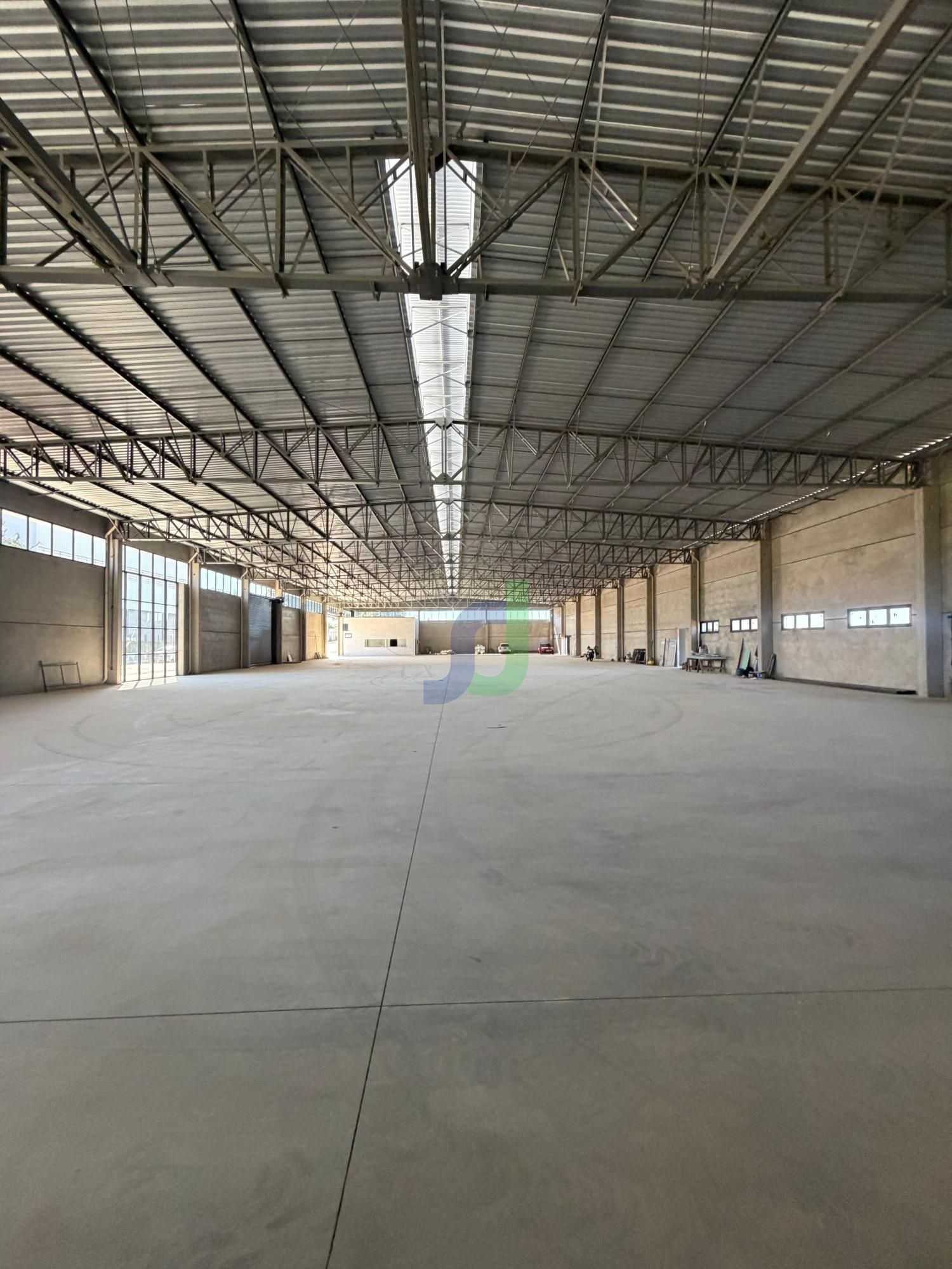Pavilhão/galpão/depósito com 3 Dormitórios para alugar, 4.539 m² por R$ 50.000,00 Pavilhão/galpão/depósito com 3 Dormitórios para alugar, 4.539 m² por R$ 50.000,00
