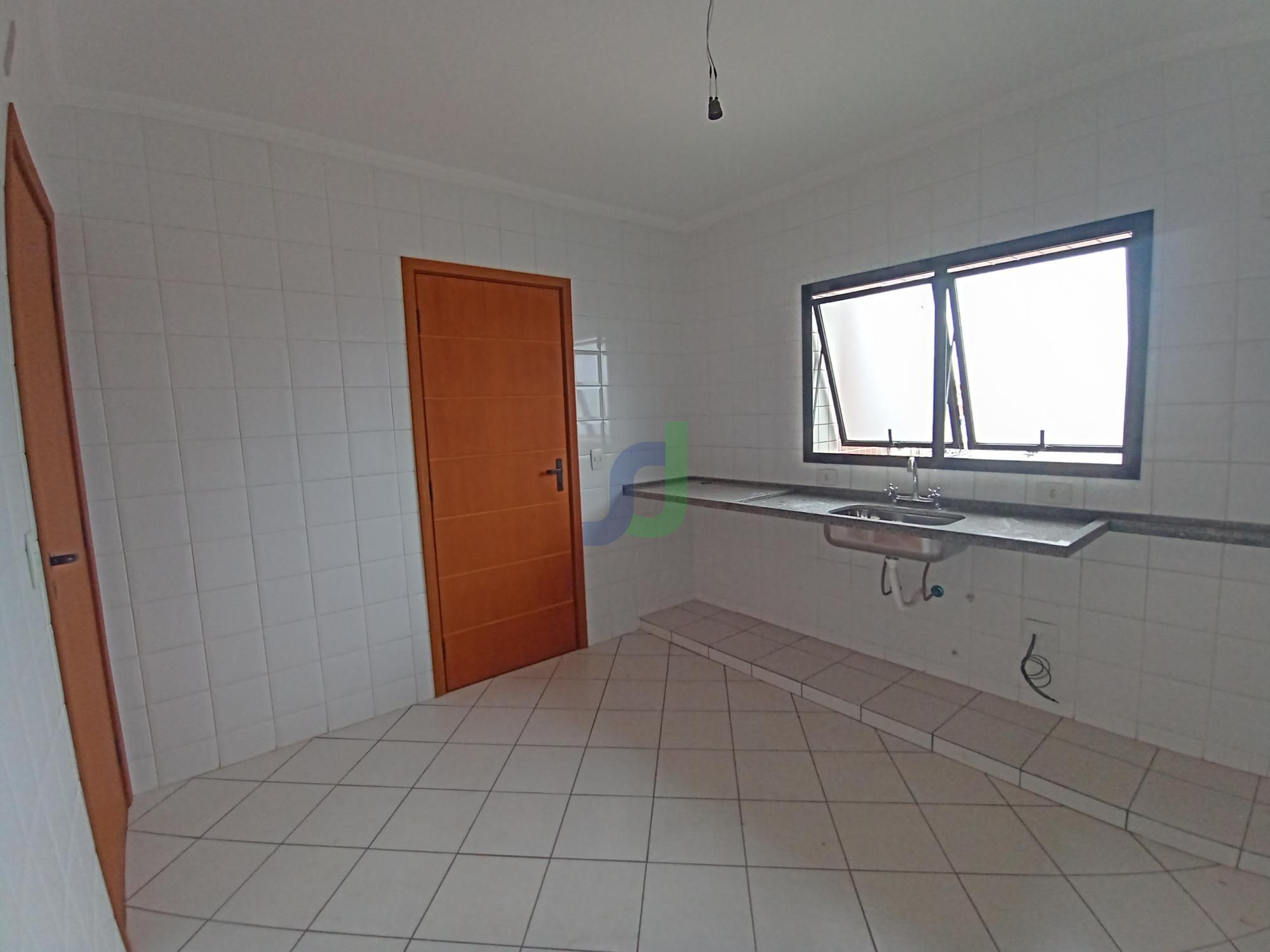Apartamento com 3 Dormitórios à venda, 155 m² por R$ 750.000,00 Apartamento com 3 Dormitórios à venda, 155 m² por R$ 750.000,00