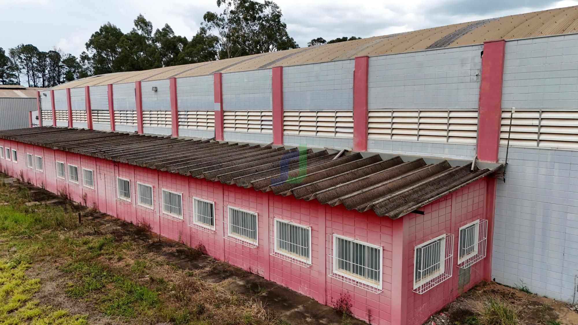 Pavilhão/galpão/depósito com 2 Dormitórios para alugar, 10.000 m² por R$ 30.000,00 Pavilhão/galpão/depósito com 2 Dormitórios para alugar, 10.000 m² por R$ 30.000,00