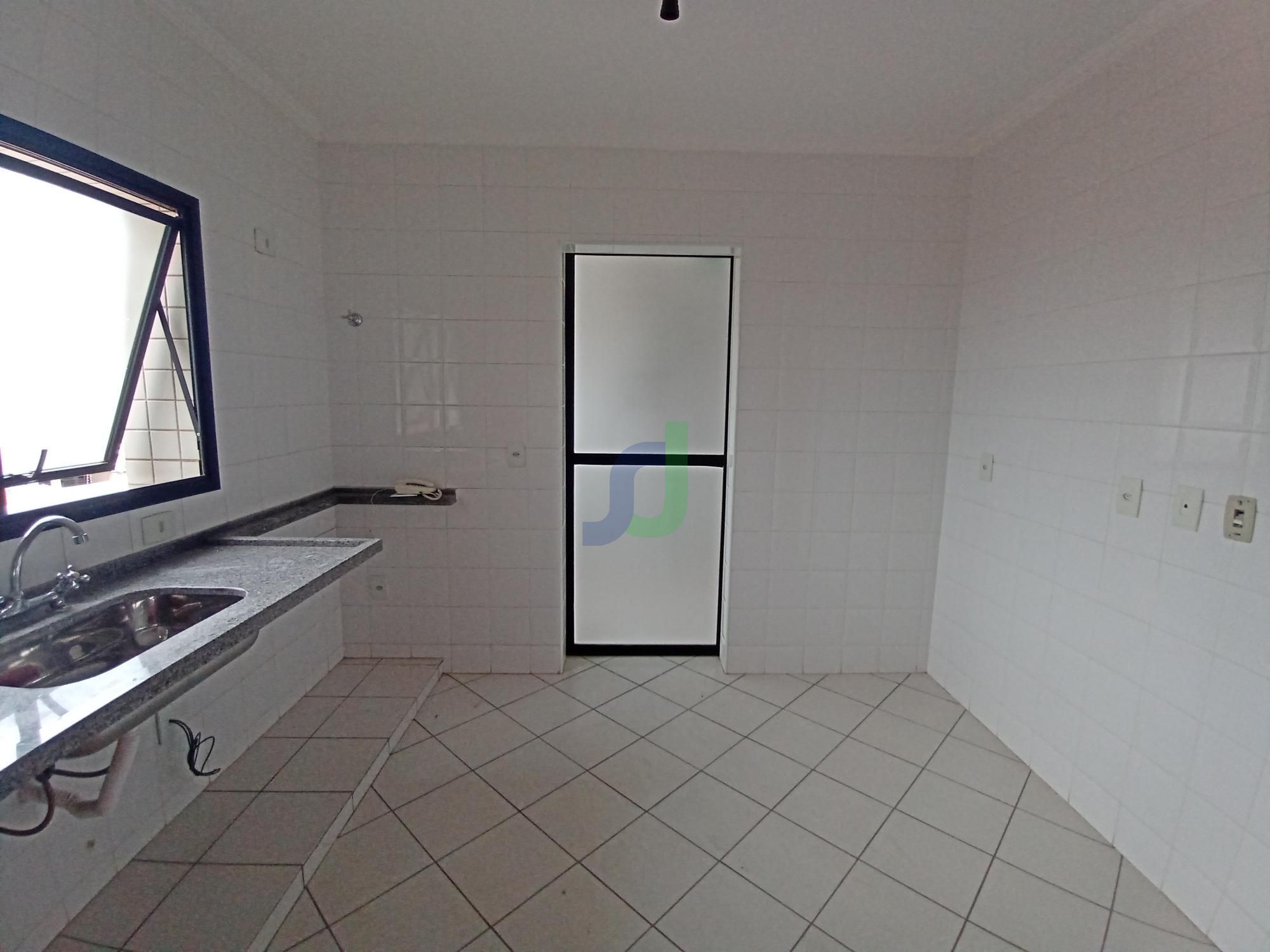 Apartamento com 3 Dormitórios à venda, 155 m² por R$ 750.000,00 Apartamento com 3 Dormitórios à venda, 155 m² por R$ 750.000,00