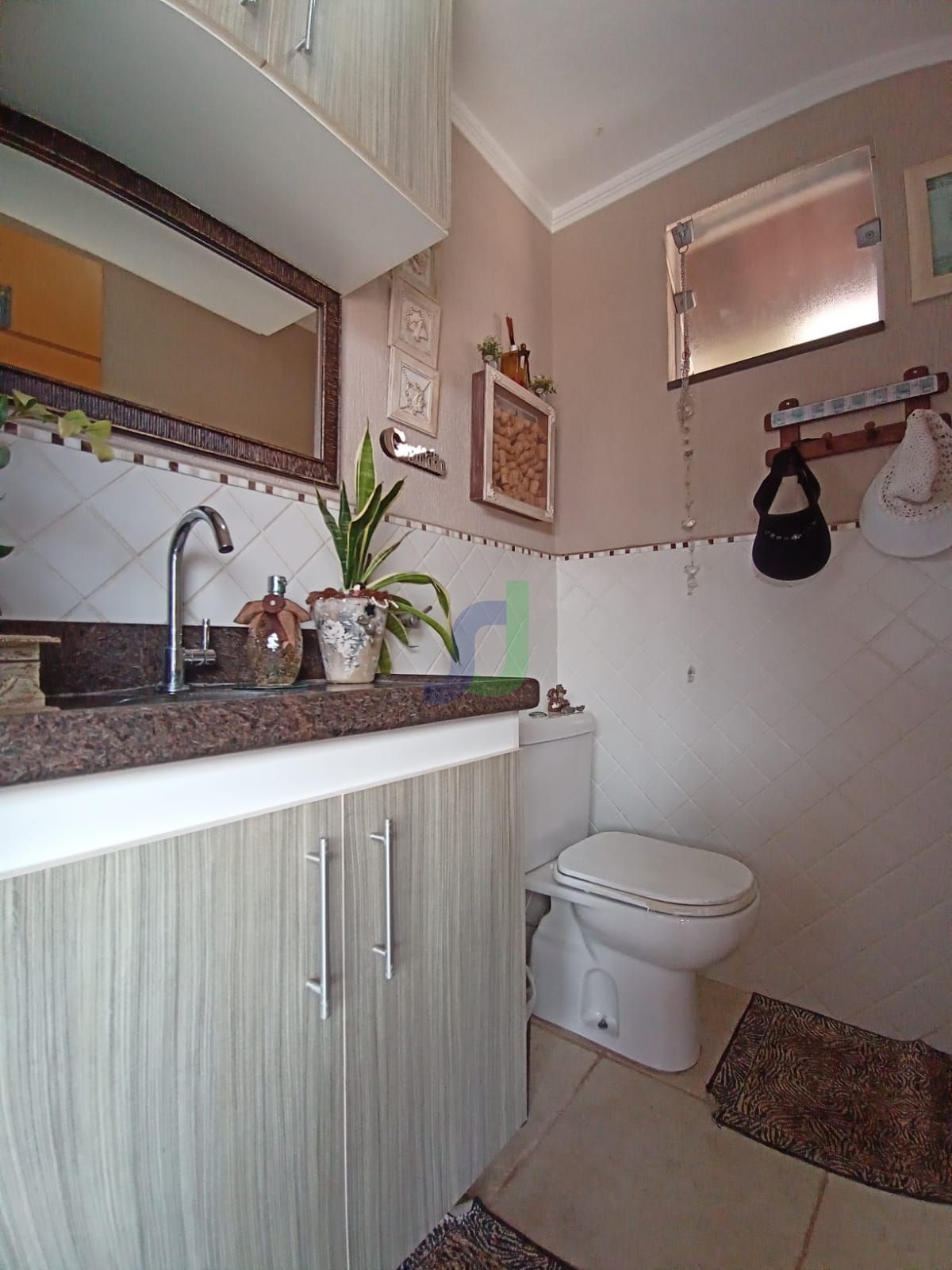 Casa com 3 Dormitórios à venda, 160 m² por R$ 860.000,00 Casa com 3 Dormitórios à venda, 160 m² por R$ 860.000,00