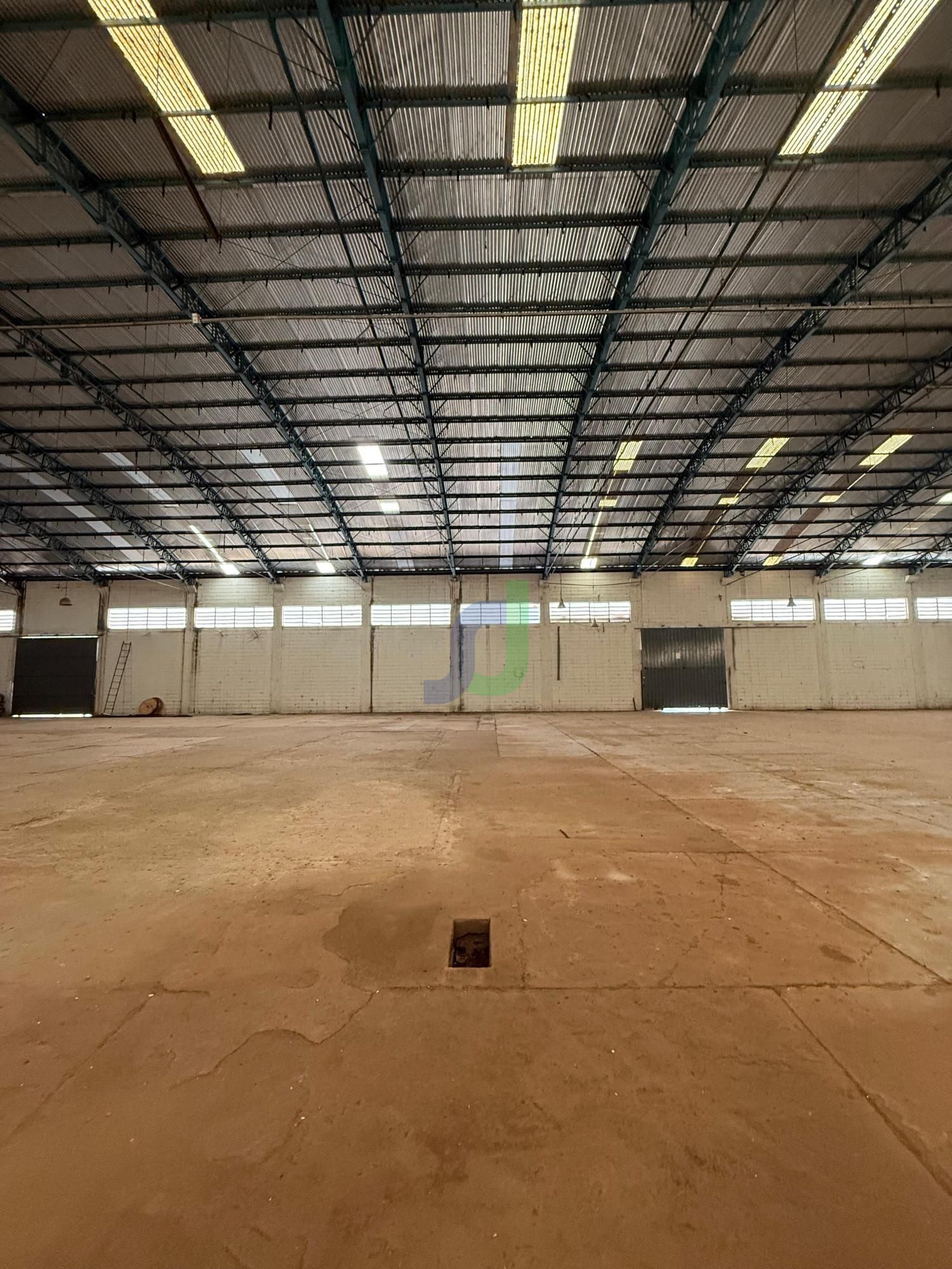 Pavilhão/galpão/depósito com 2 Dormitórios para alugar, 10.000 m² por R$ 30.000,00 Pavilhão/galpão/depósito com 2 Dormitórios para alugar, 10.000 m² por R$ 30.000,00