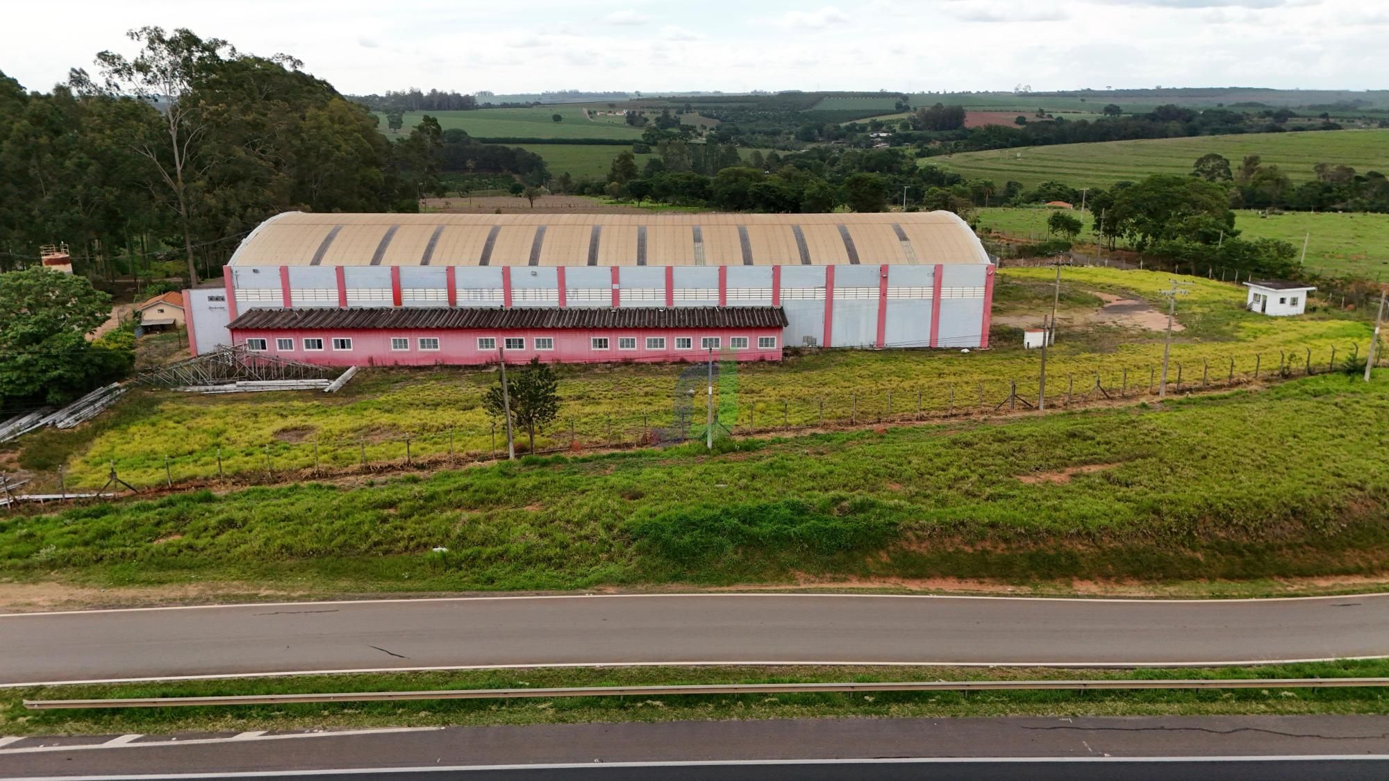 Pavilhão/galpão/depósito com 2 Dormitórios para alugar, 10.000 m² por R$ 30.000,00 Pavilhão/galpão/depósito com 2 Dormitórios para alugar, 10.000 m² por R$ 30.000,00