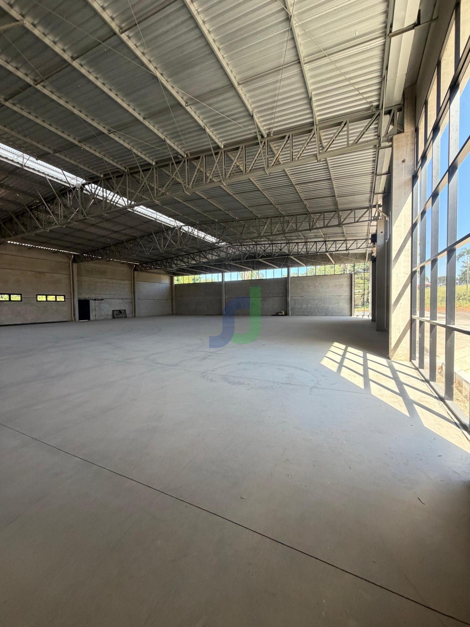 Pavilhão/galpão/depósito com 3 Dormitórios para alugar, 4.539 m² por R$ 50.000,00 Pavilhão/galpão/depósito com 3 Dormitórios para alugar, 4.539 m² por R$ 50.000,00